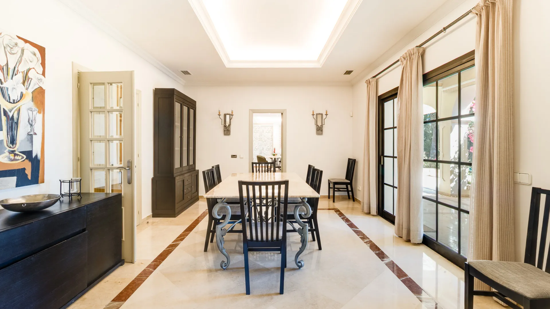 Villa de 6 dormitorios en venta en Zona D
