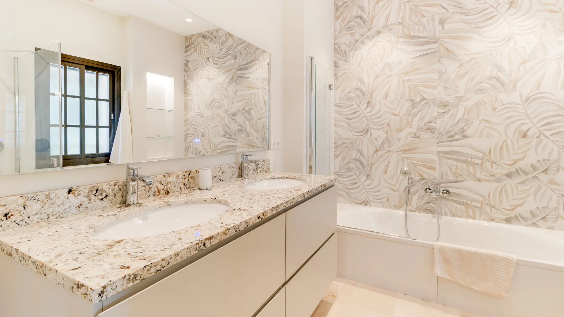 Villa de 6 dormitorios en venta en Zona D