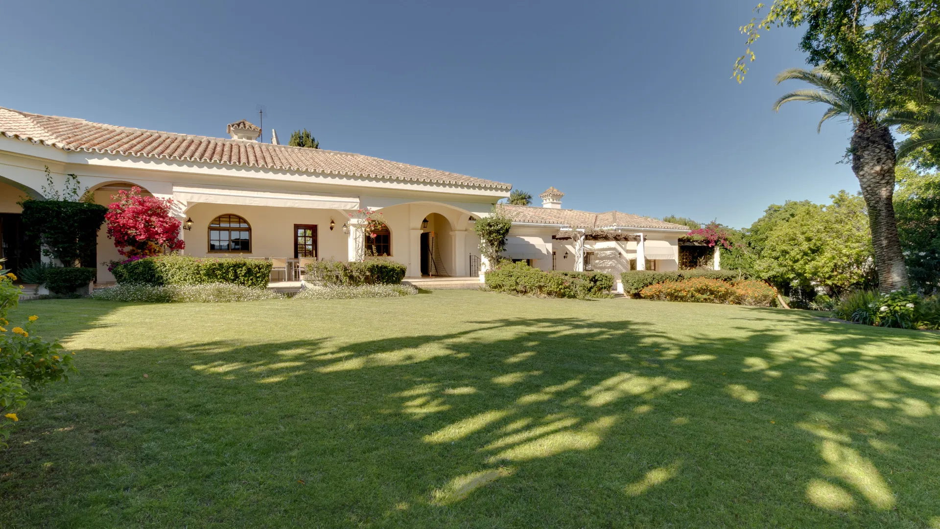 Villa de 6 dormitorios en venta en Zona D