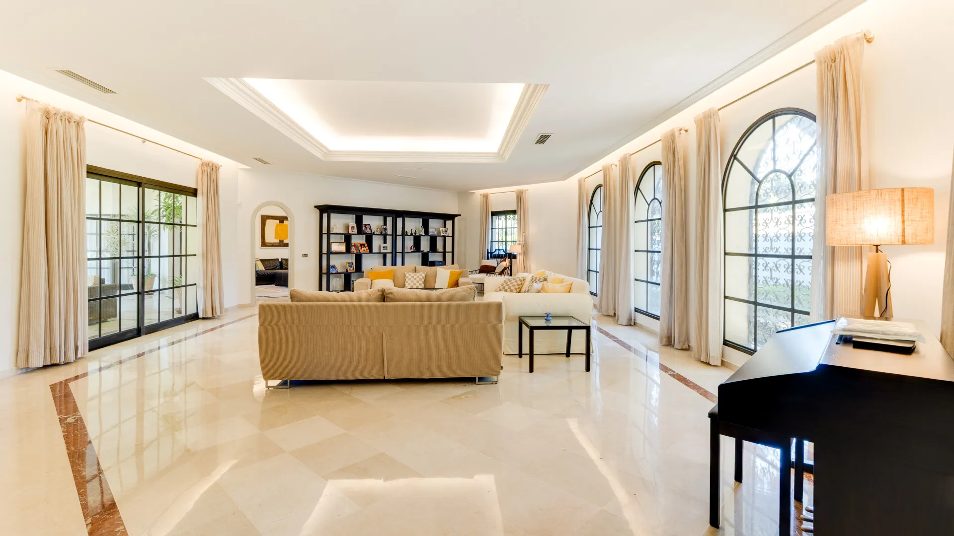 Villa de 6 dormitorios en venta en Zona D
