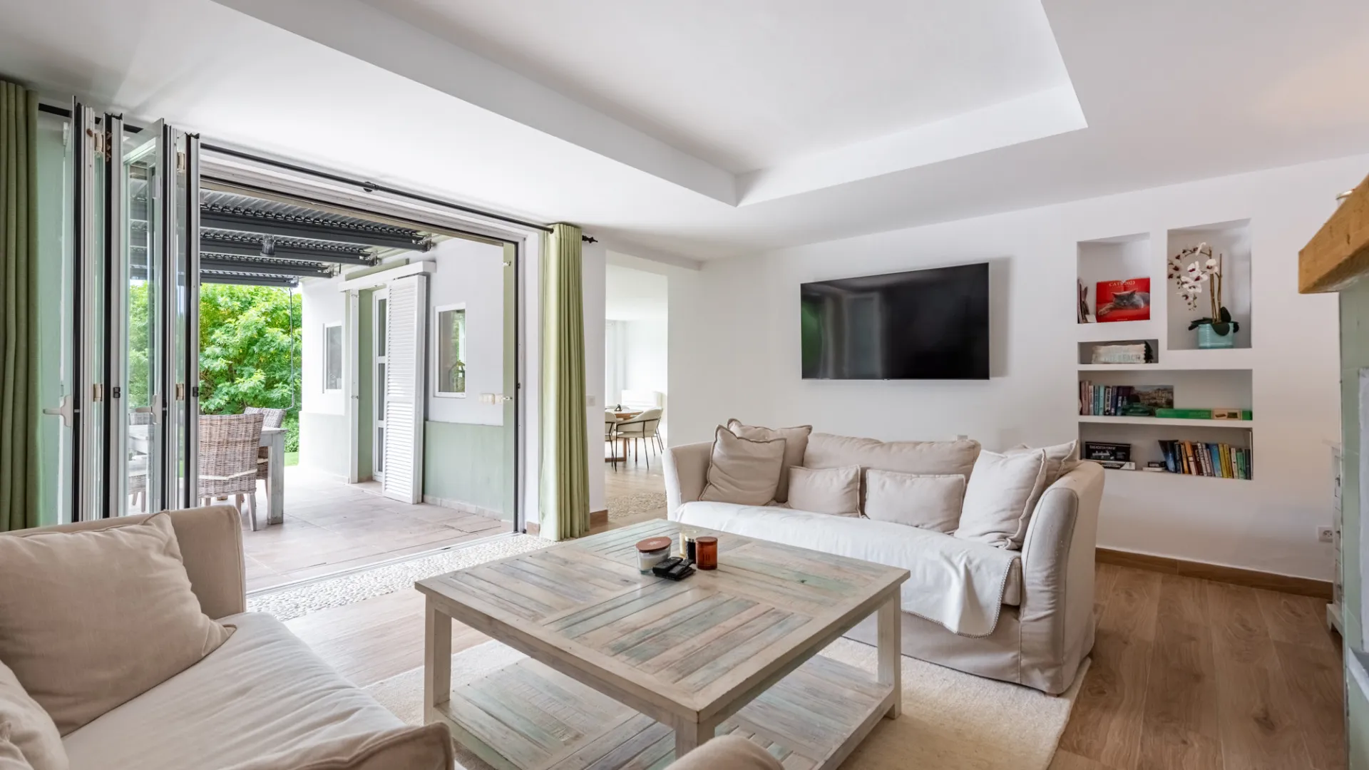 Se vende villa de 4 dormitorios en Zona F