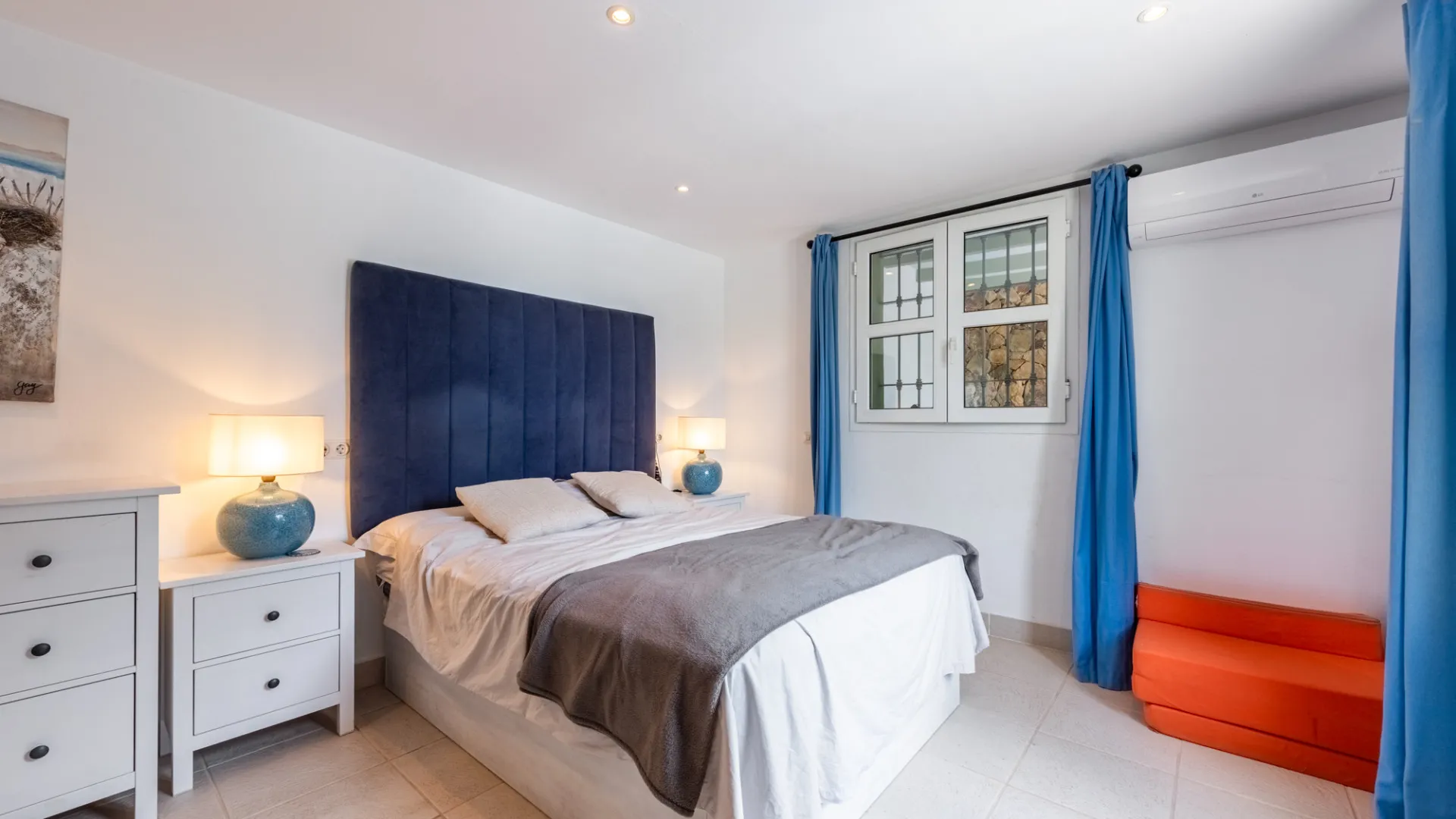 Se vende villa de 4 dormitorios en Zona F