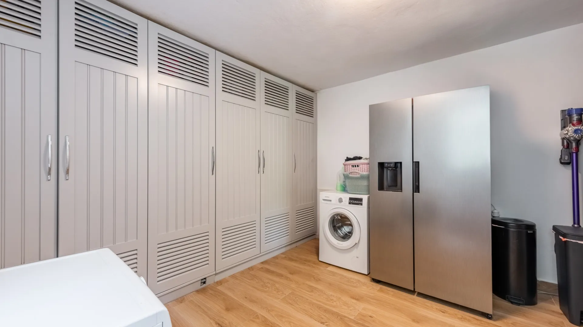 Se vende villa de 4 dormitorios en Zona F