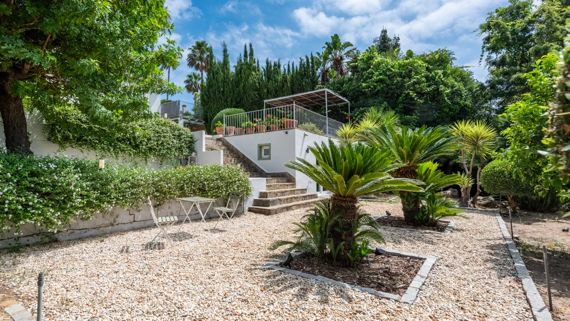 Se vende villa de 4 dormitorios en Zona F