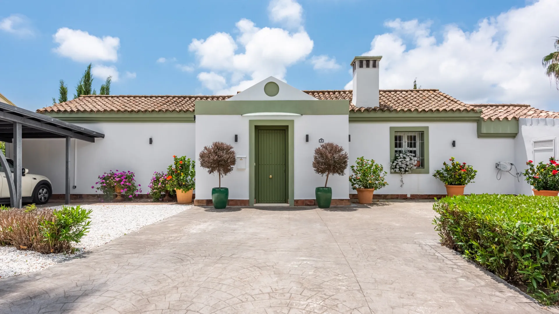 Se vende villa de 4 dormitorios en Zona F