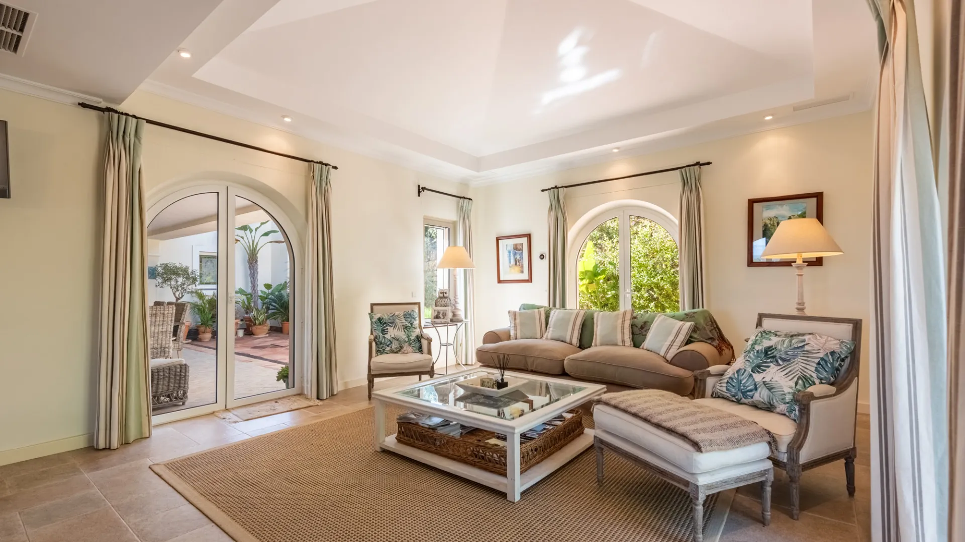 Villa for sale in Zona G with 4 bedrooms