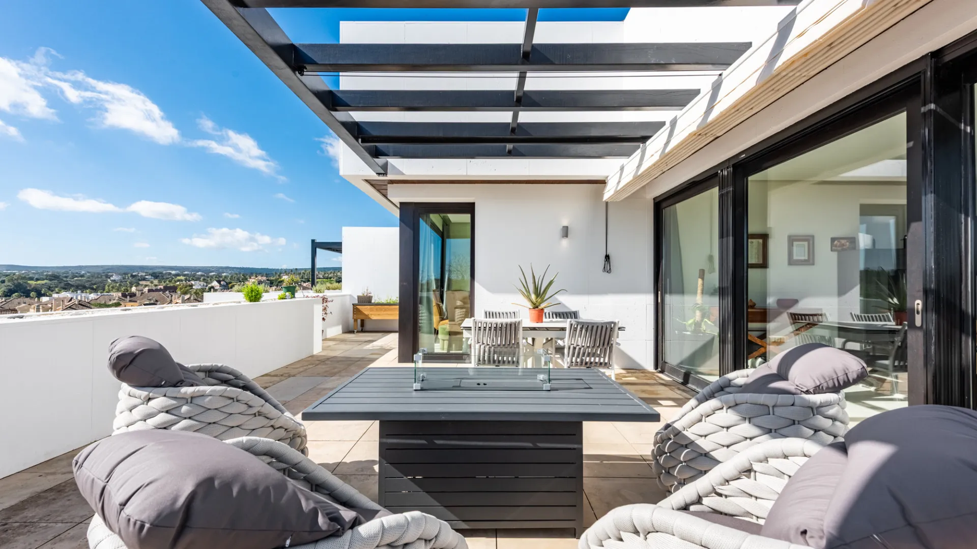 Buy duplex penthouse in Hacienda de Valderrama