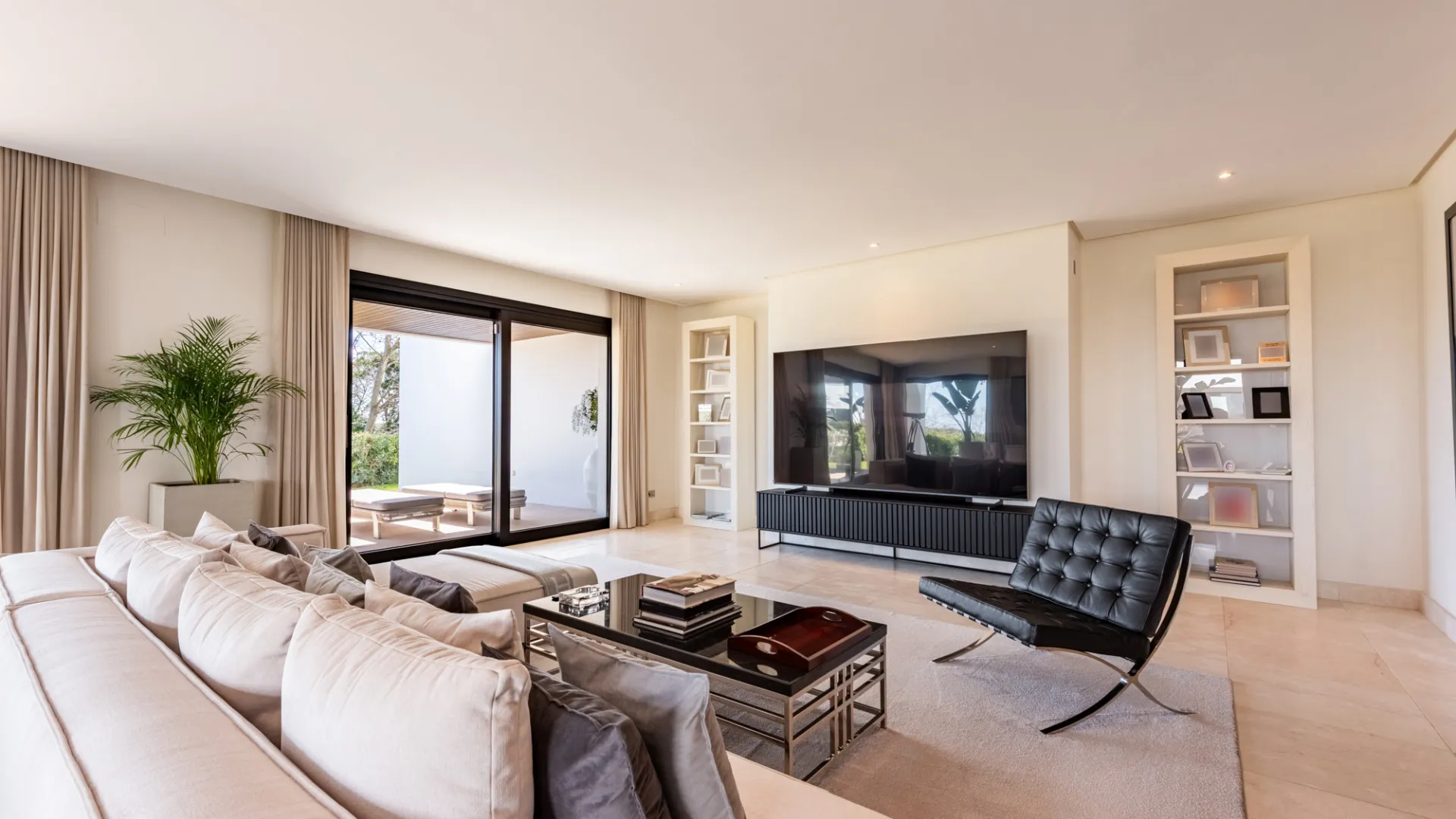 Buy ground floor apartment in Hacienda de Valderrama