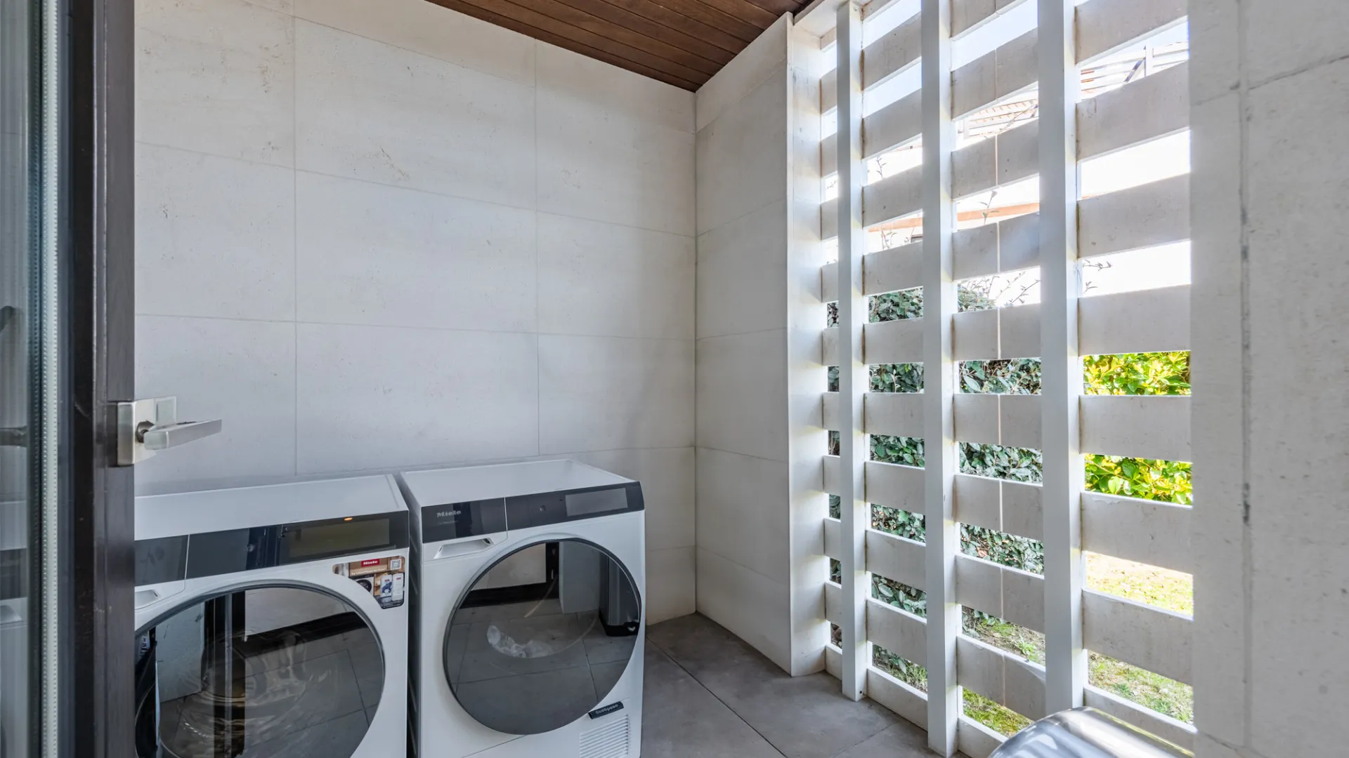 Buy ground floor apartment in Hacienda de Valderrama