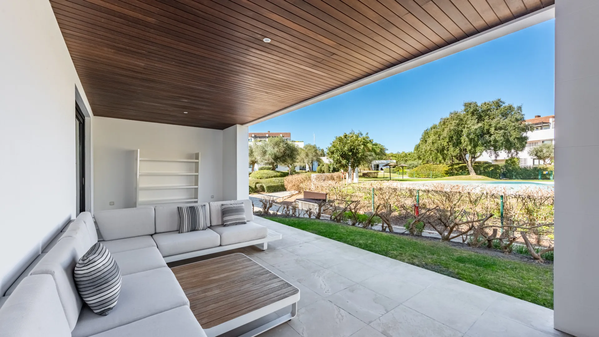 Buy ground floor apartment in Hacienda de Valderrama