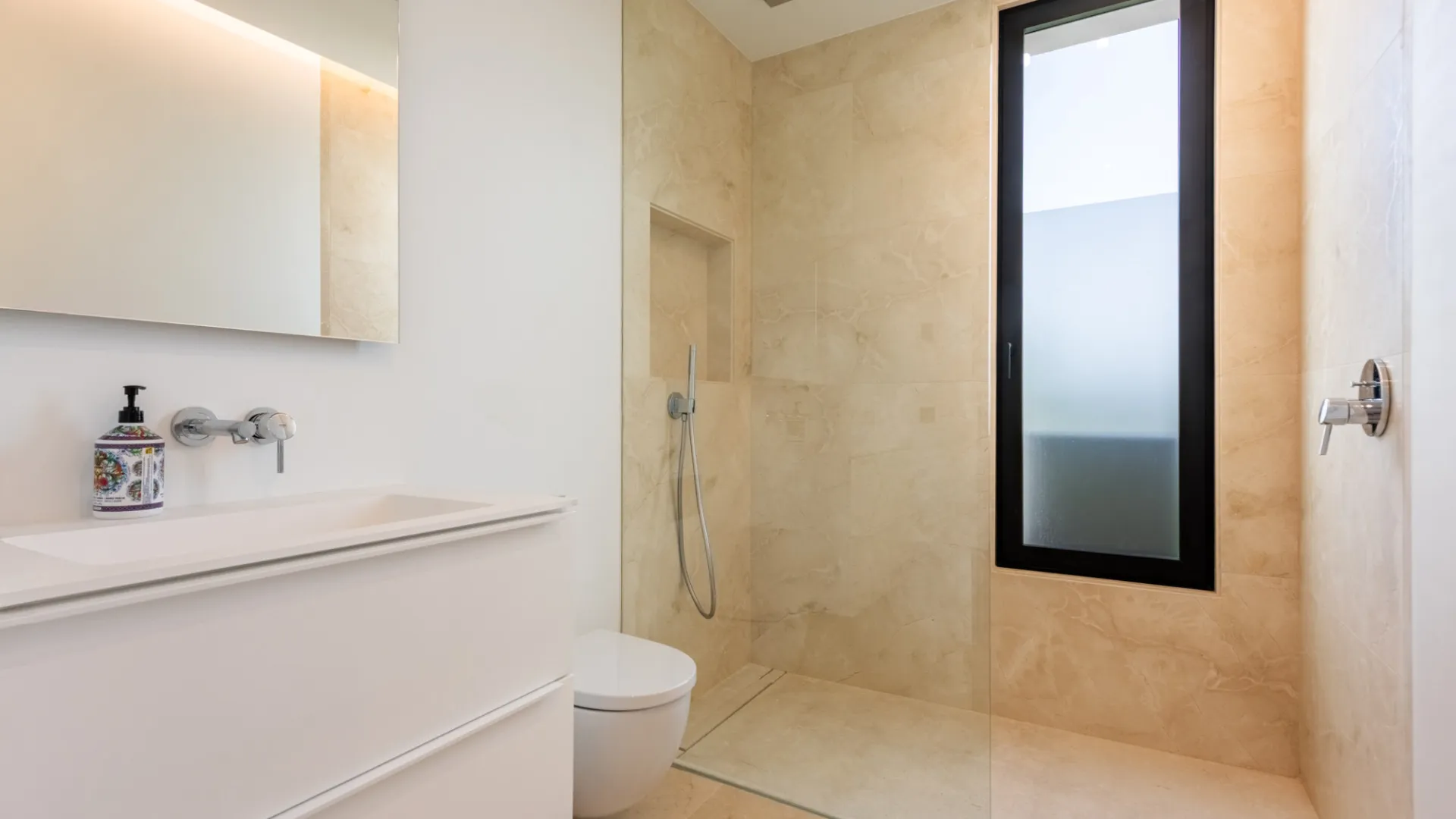 Villa for sale in Zona F