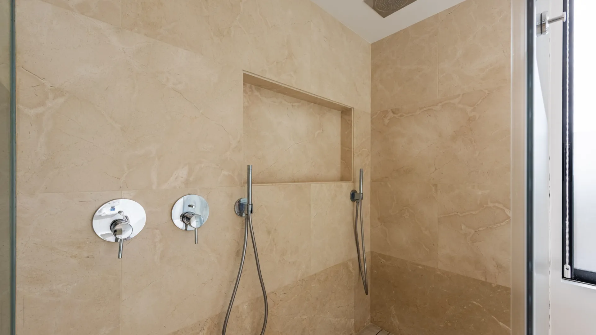 Villa for sale in Zona F