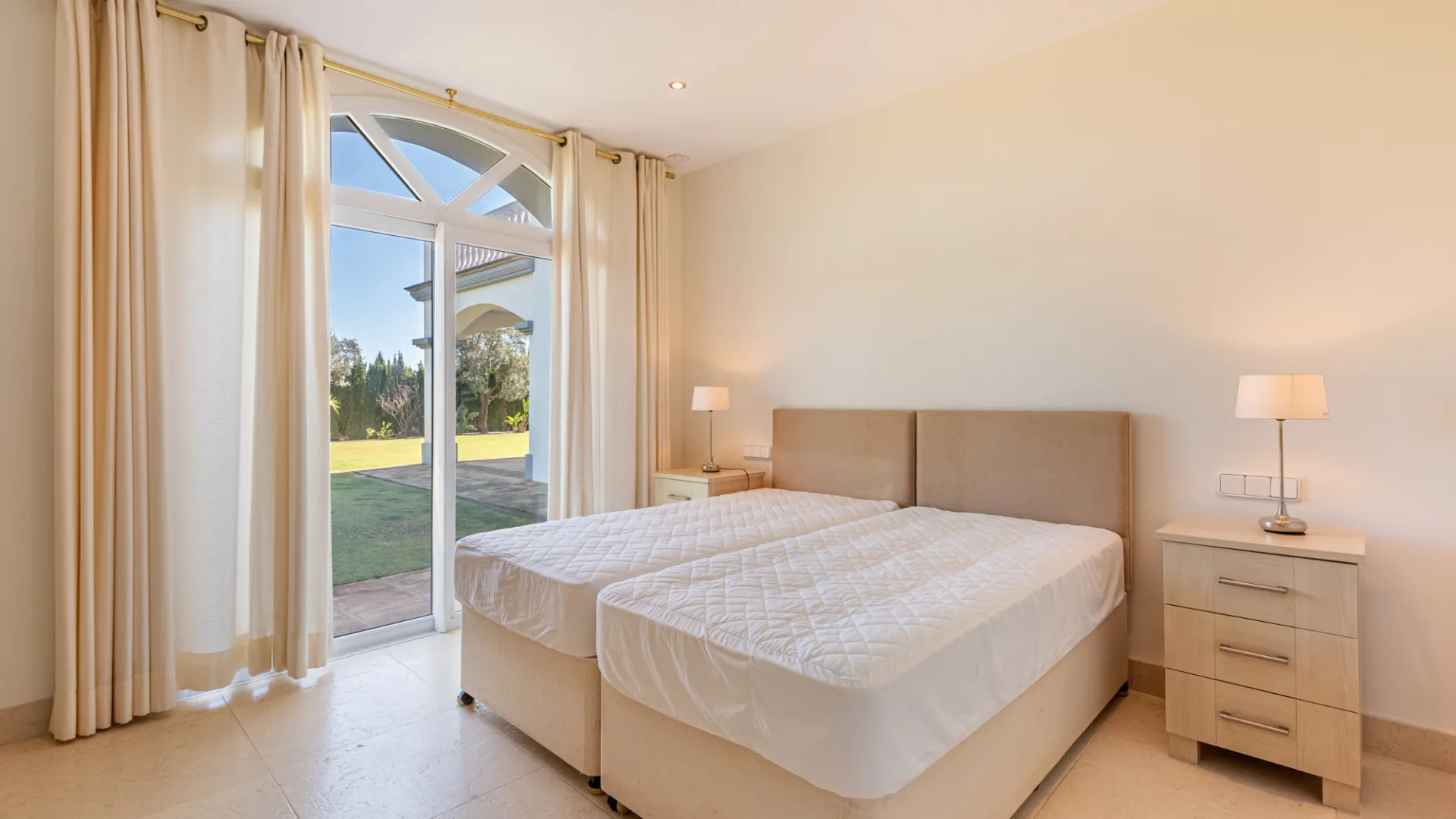 Zona L 5 bedrooms villa for sale