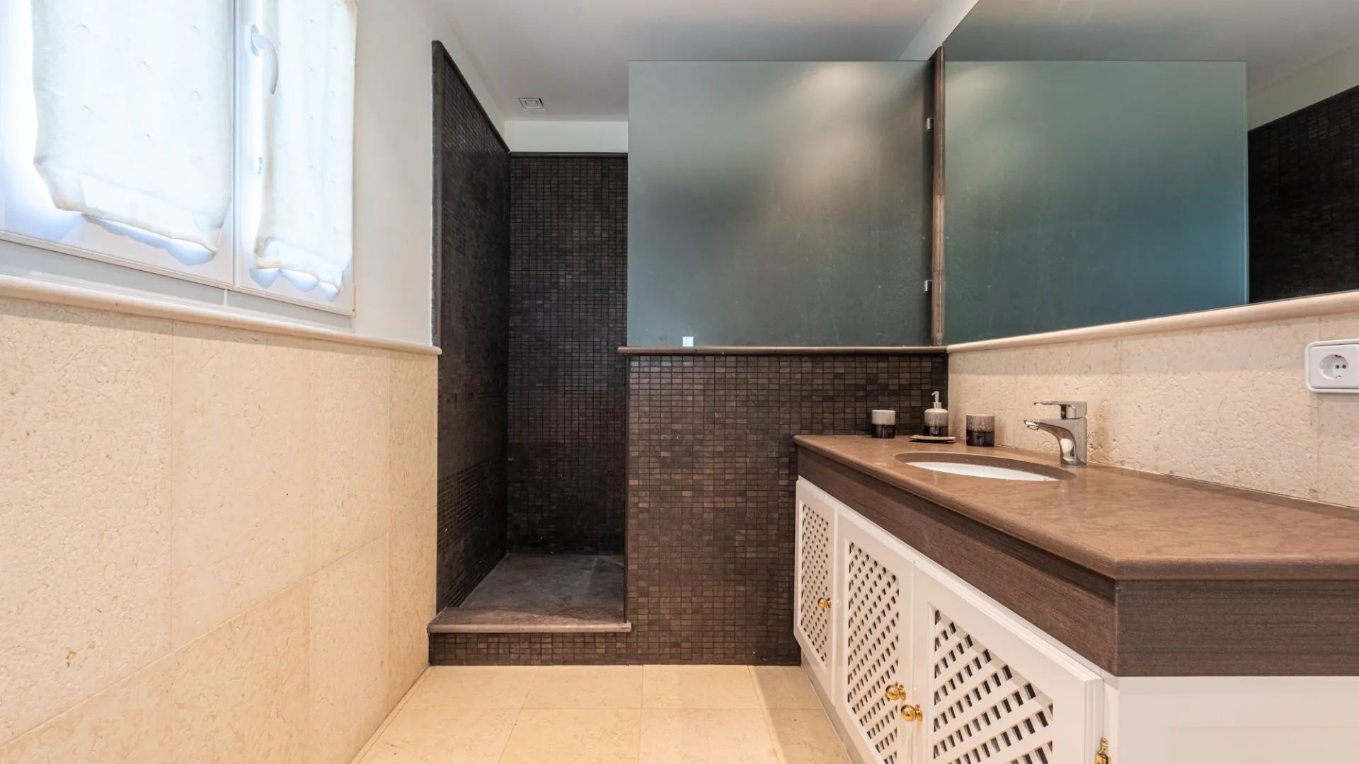 Zona L 5 bedrooms villa for sale