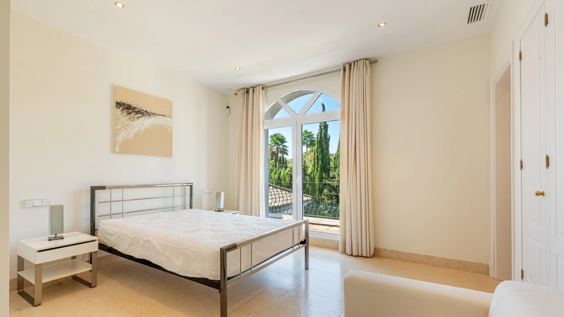 Zona L 5 bedrooms villa for sale