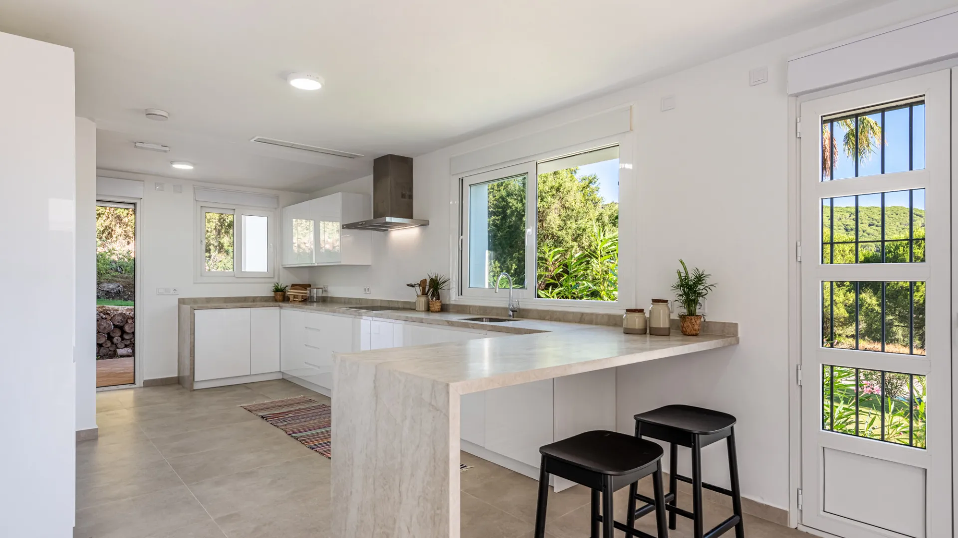 Villa for sale in Zona L with 4 bedrooms