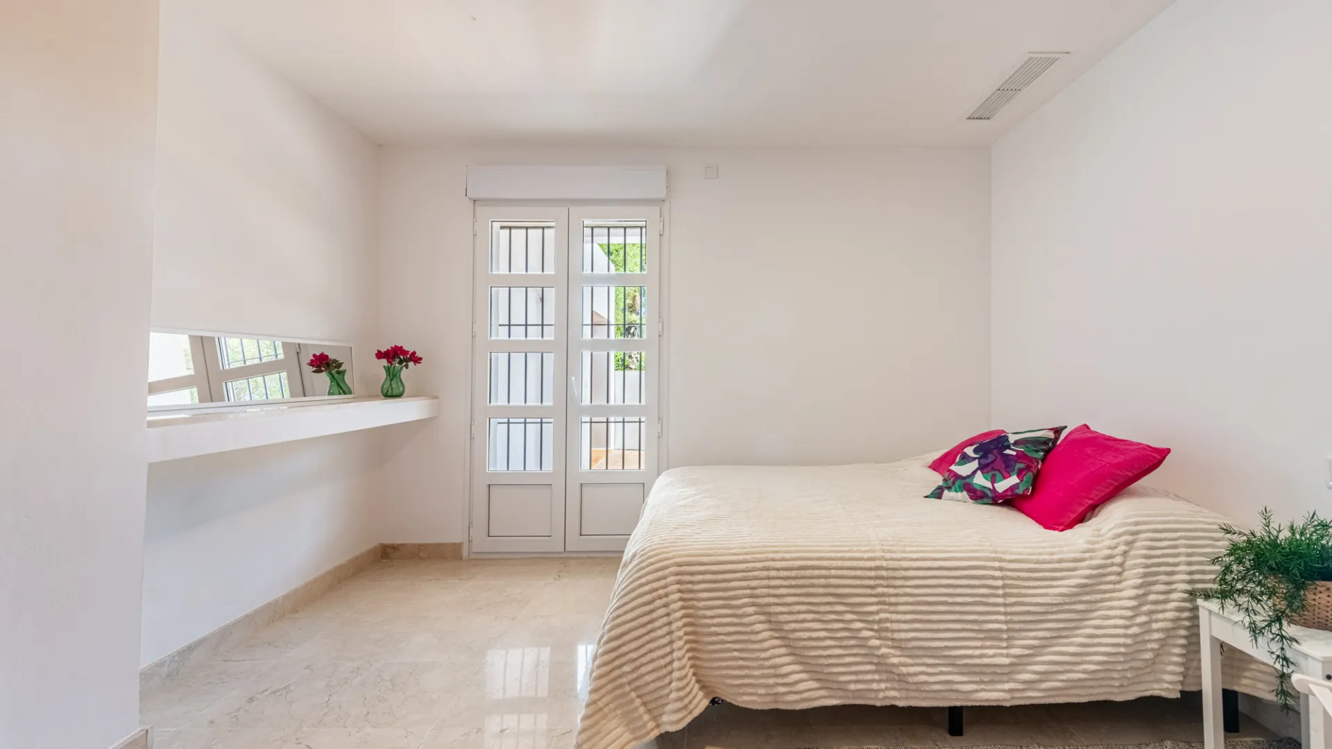 Villa for sale in Zona L with 4 bedrooms