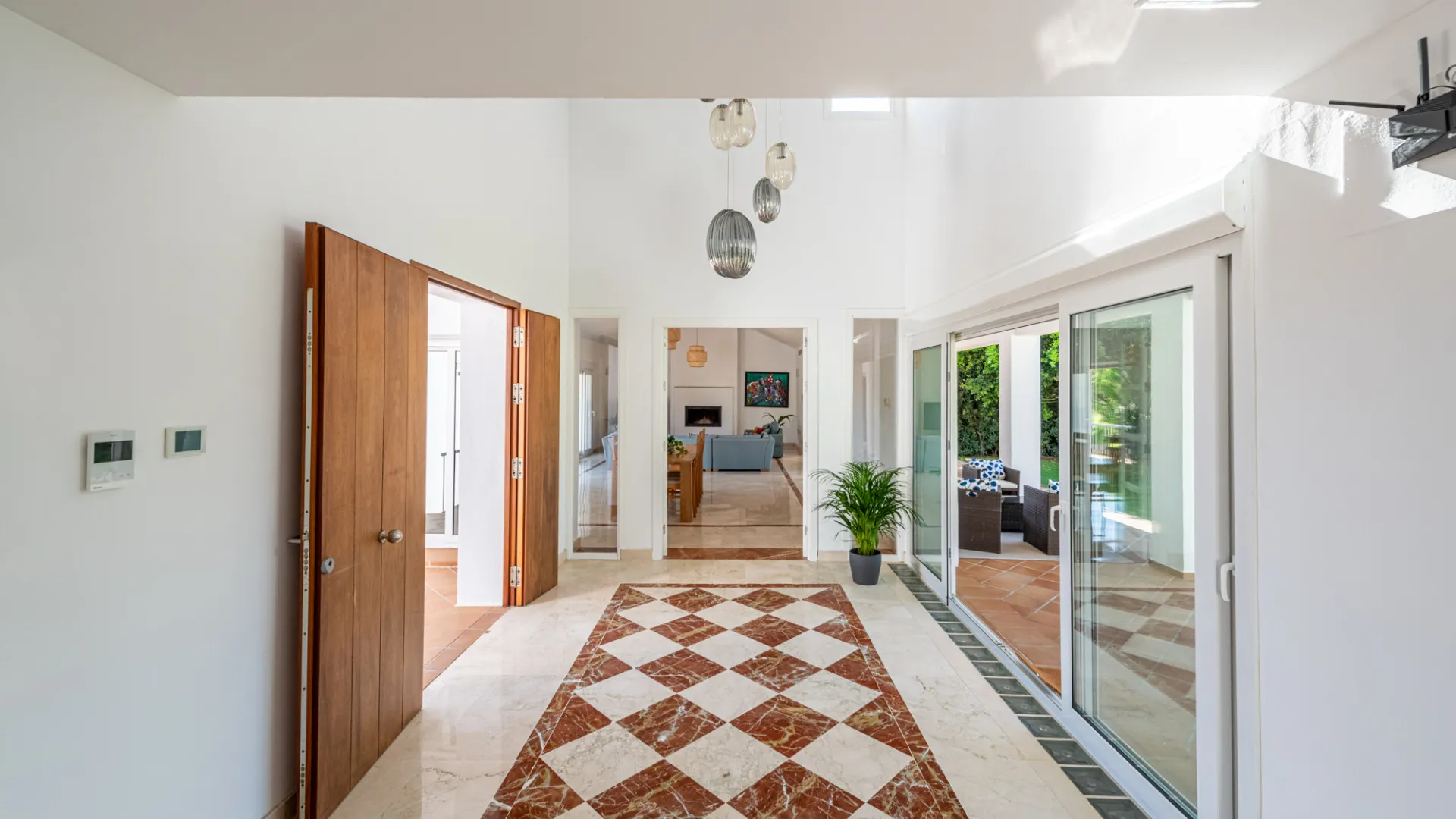 Villa for sale in Zona L with 4 bedrooms