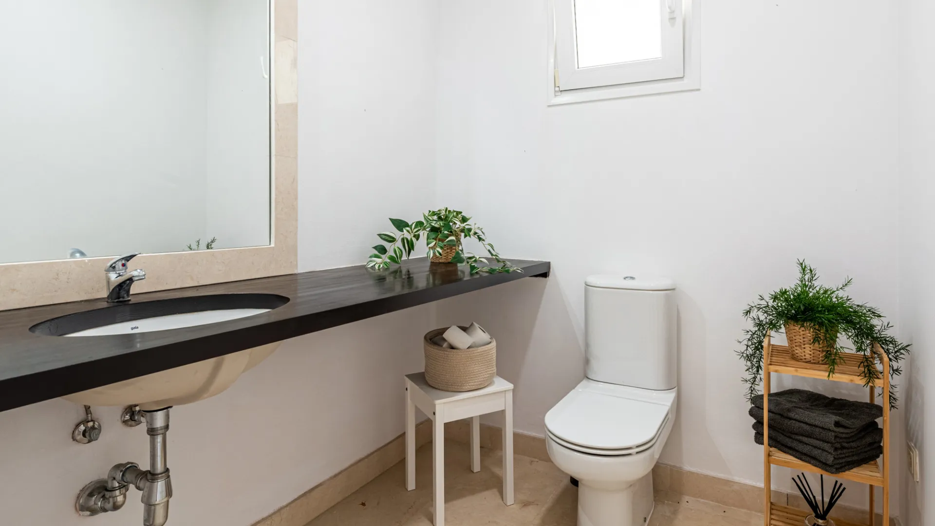 Villa for sale in Zona L with 4 bedrooms