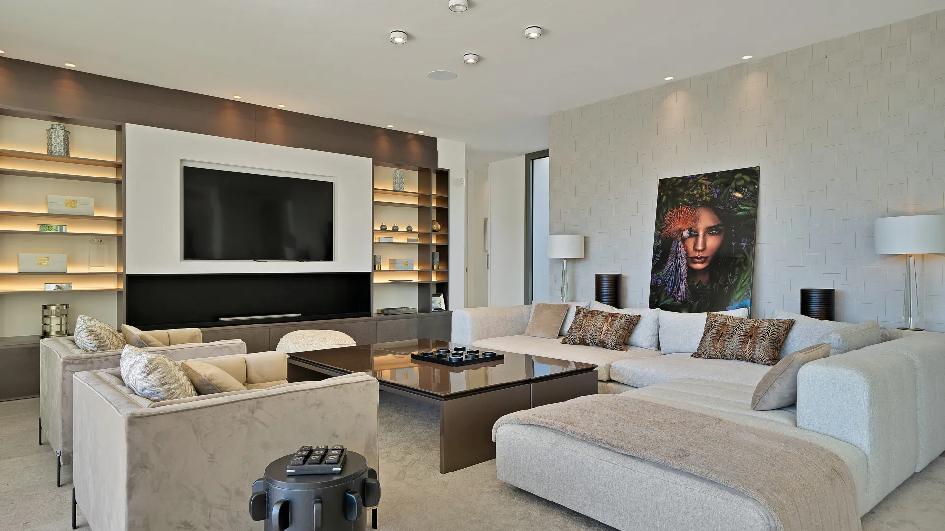 Buy villa in Benahavis with 5 bedrooms