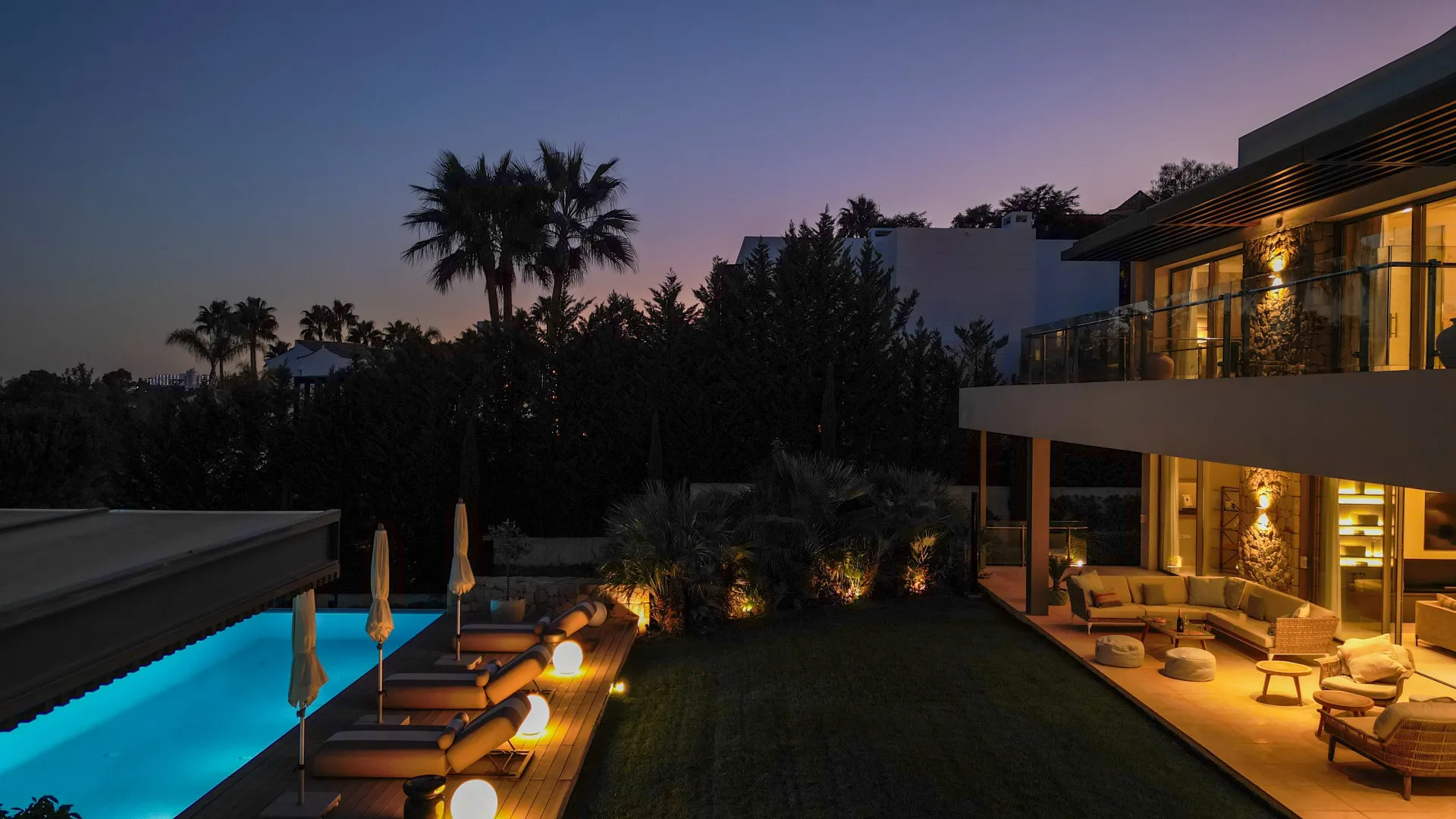 Buy villa in Benahavis with 5 bedrooms