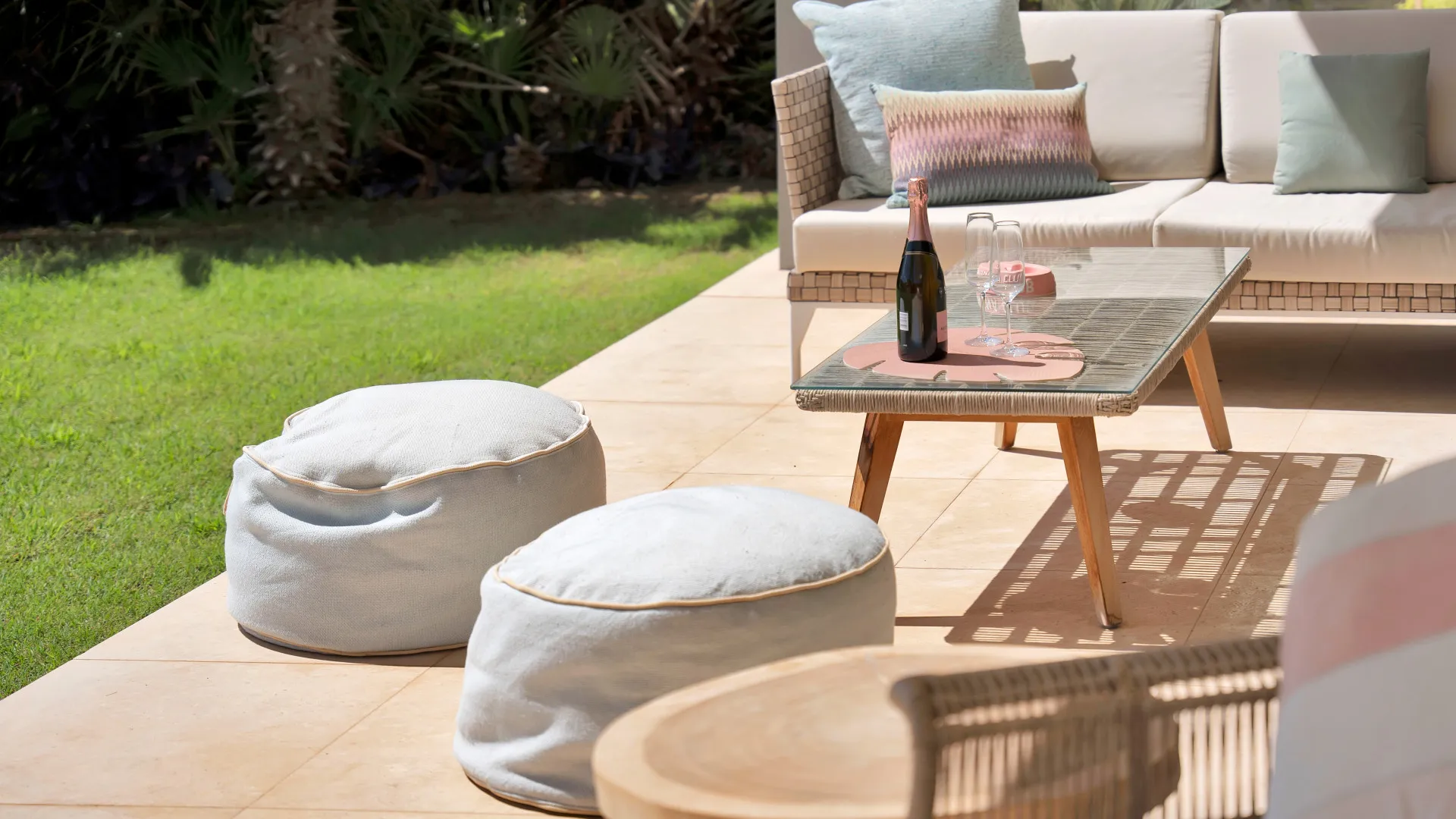 Buy villa in Benahavis with 5 bedrooms