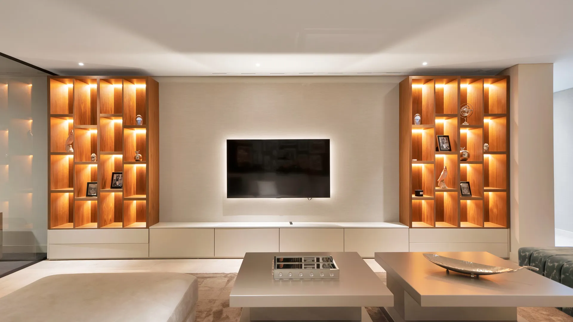 Buy villa in Benahavis with 5 bedrooms