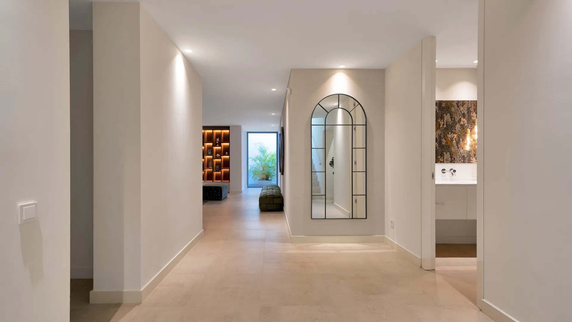 Buy villa in Benahavis with 5 bedrooms