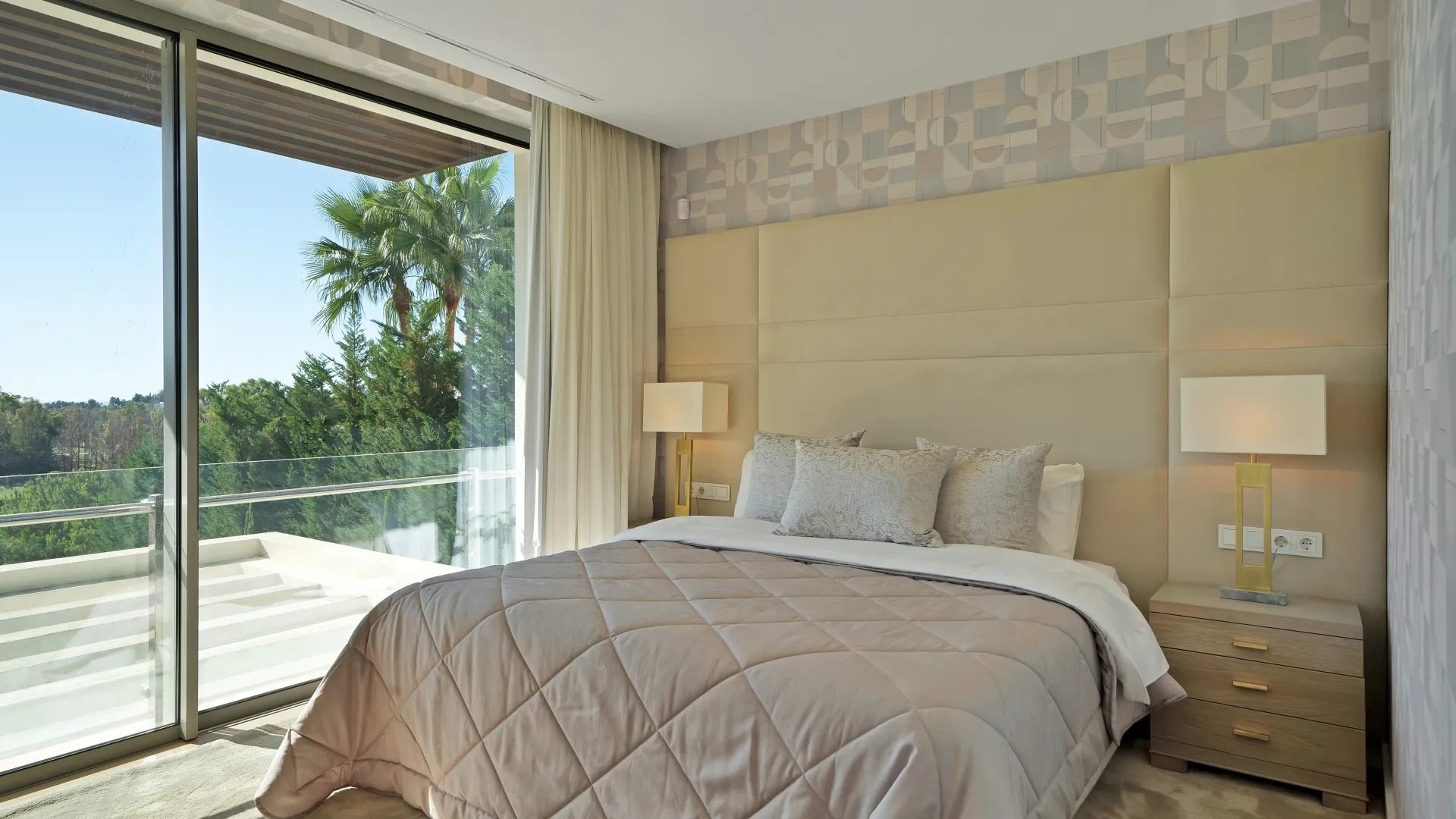 Buy villa in Benahavis with 5 bedrooms