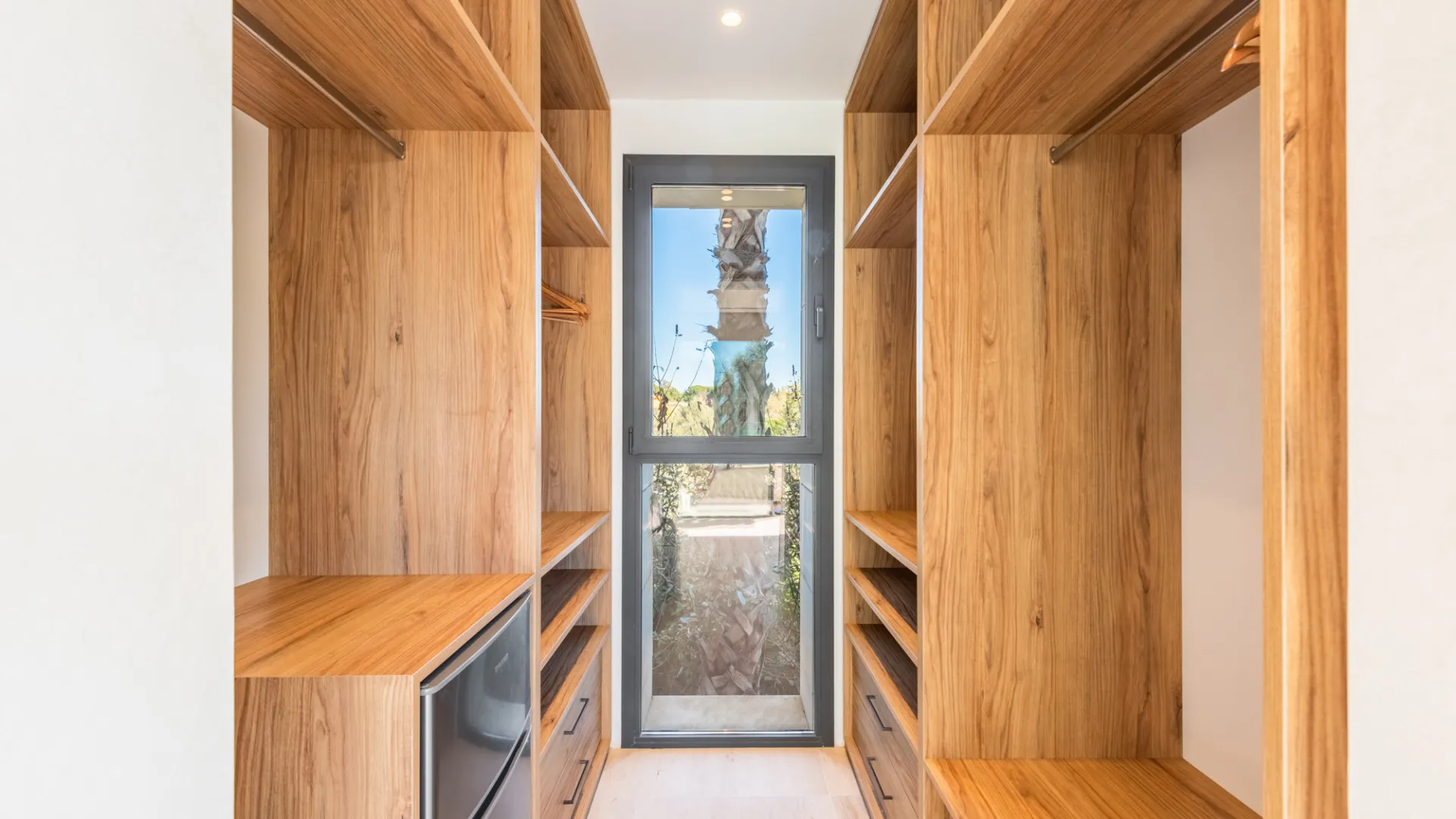 For sale villa with 6 bedrooms in Lomas del Virrey