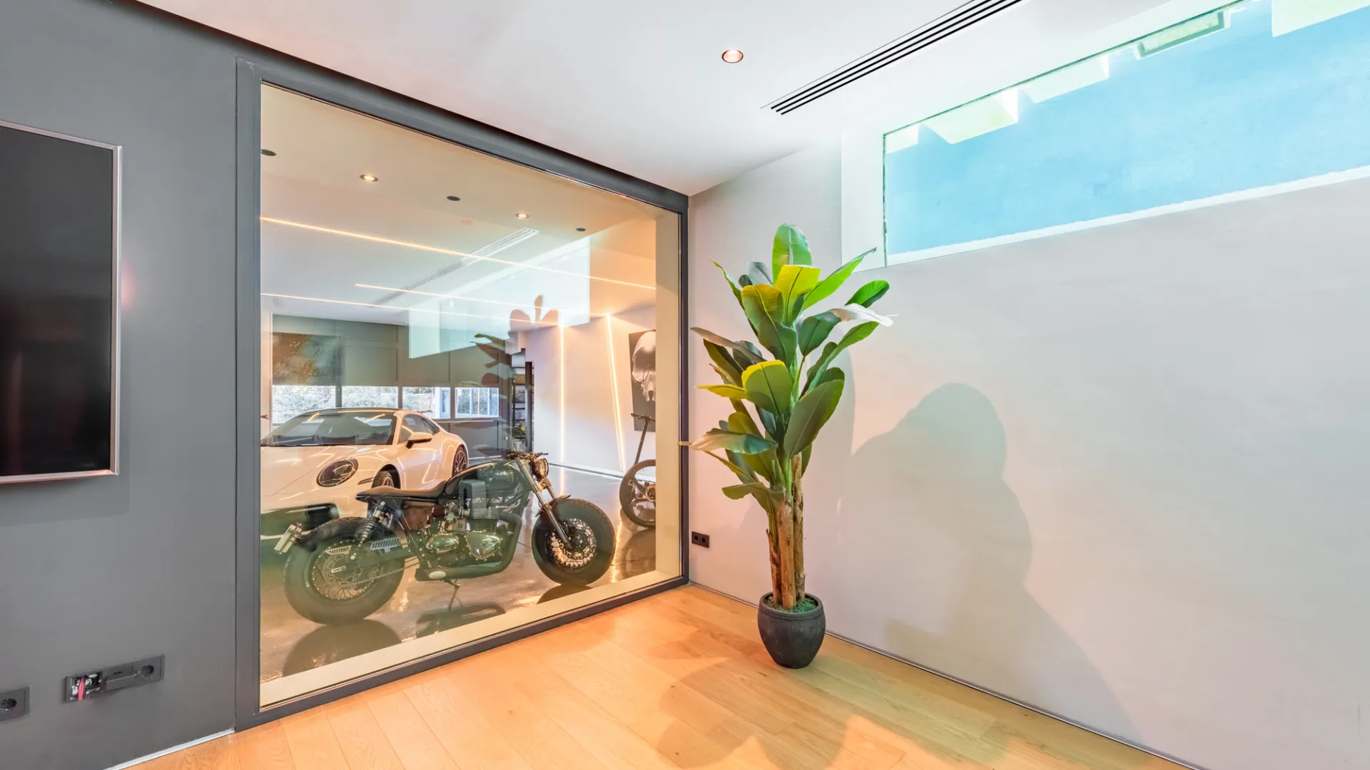 For sale villa with 6 bedrooms in Lomas del Virrey