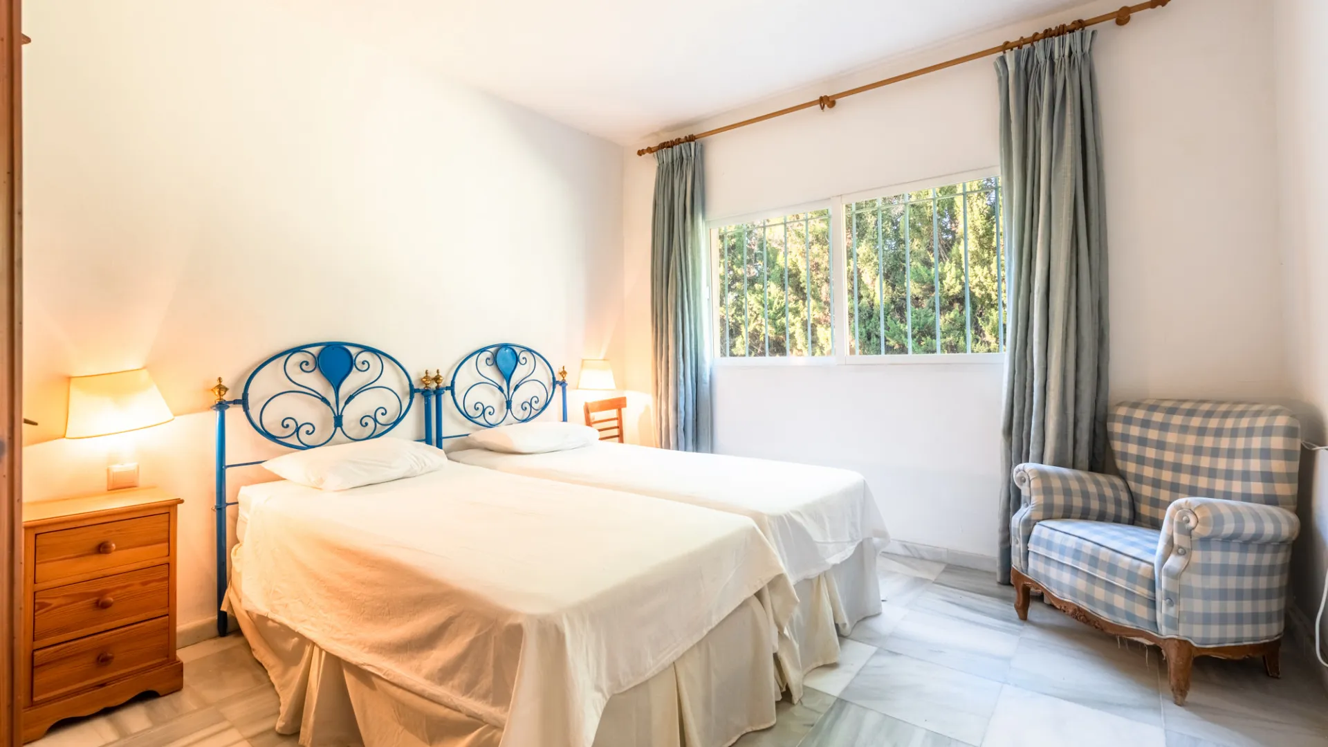 Villa in Artola for sale