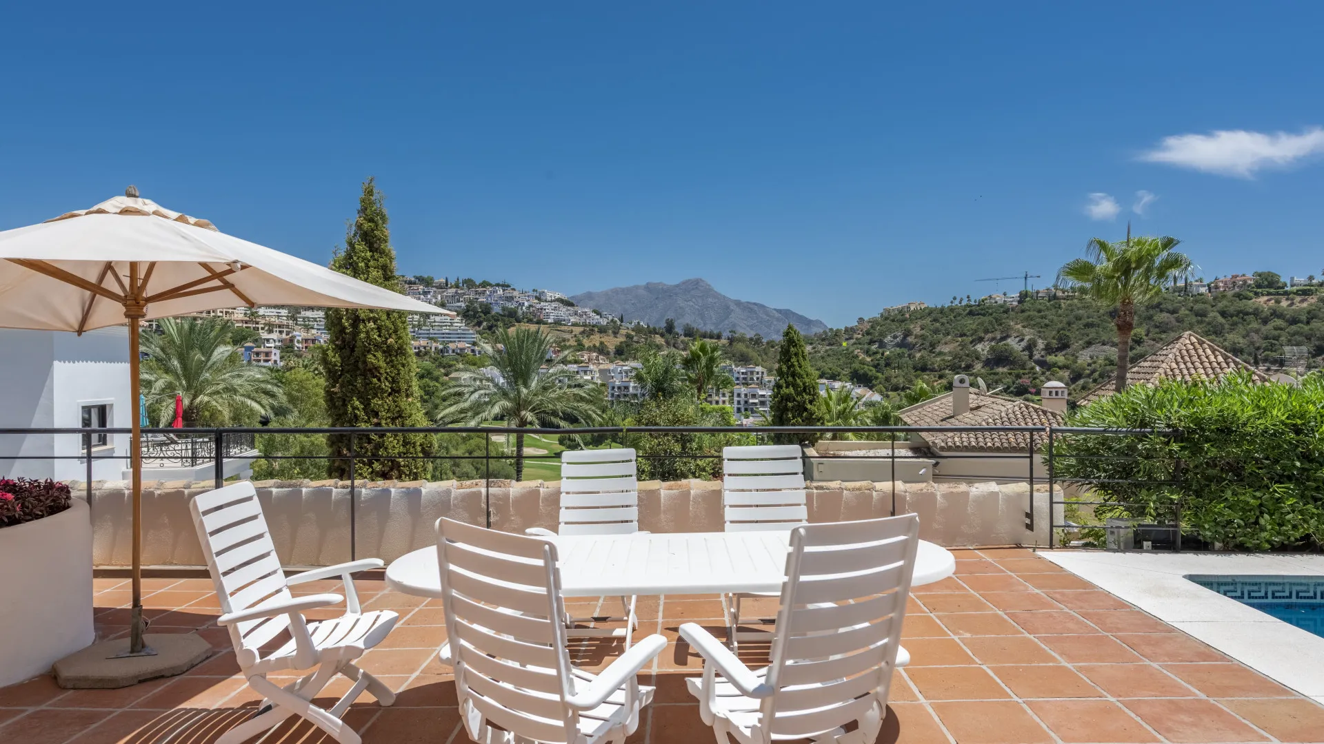 Se vende villa de 4 dormitorios en Los Arqueros