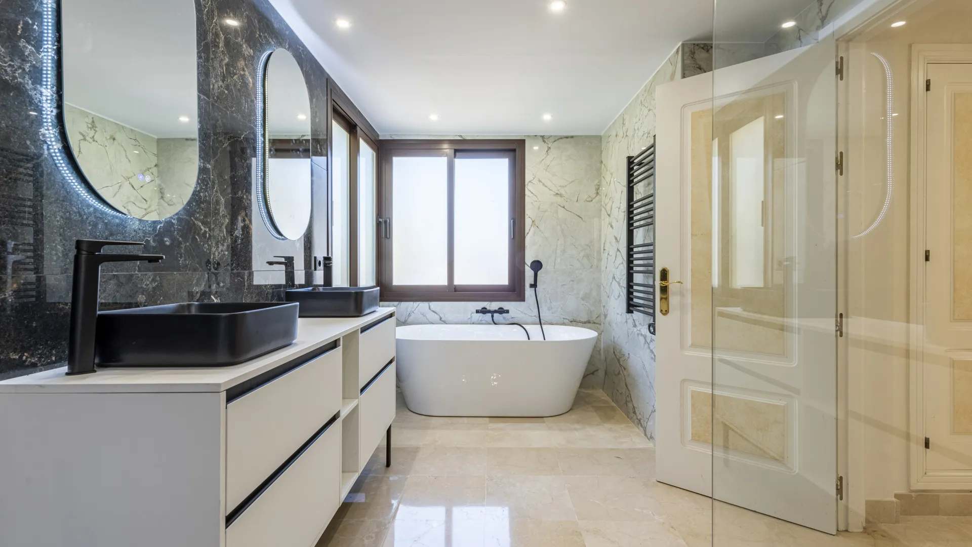 Se vende villa de 4 dormitorios en Los Arqueros