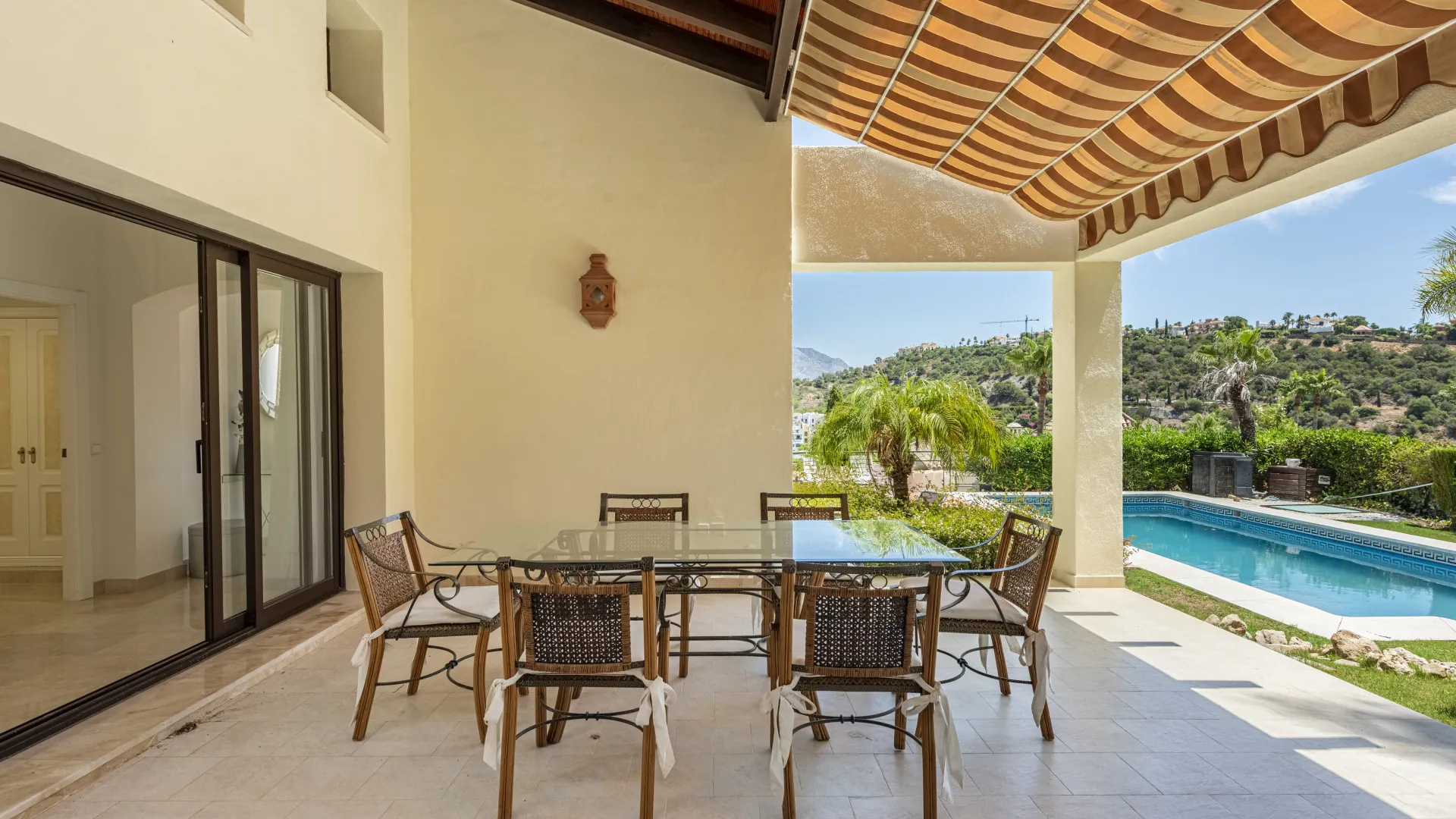Se vende villa de 4 dormitorios en Los Arqueros