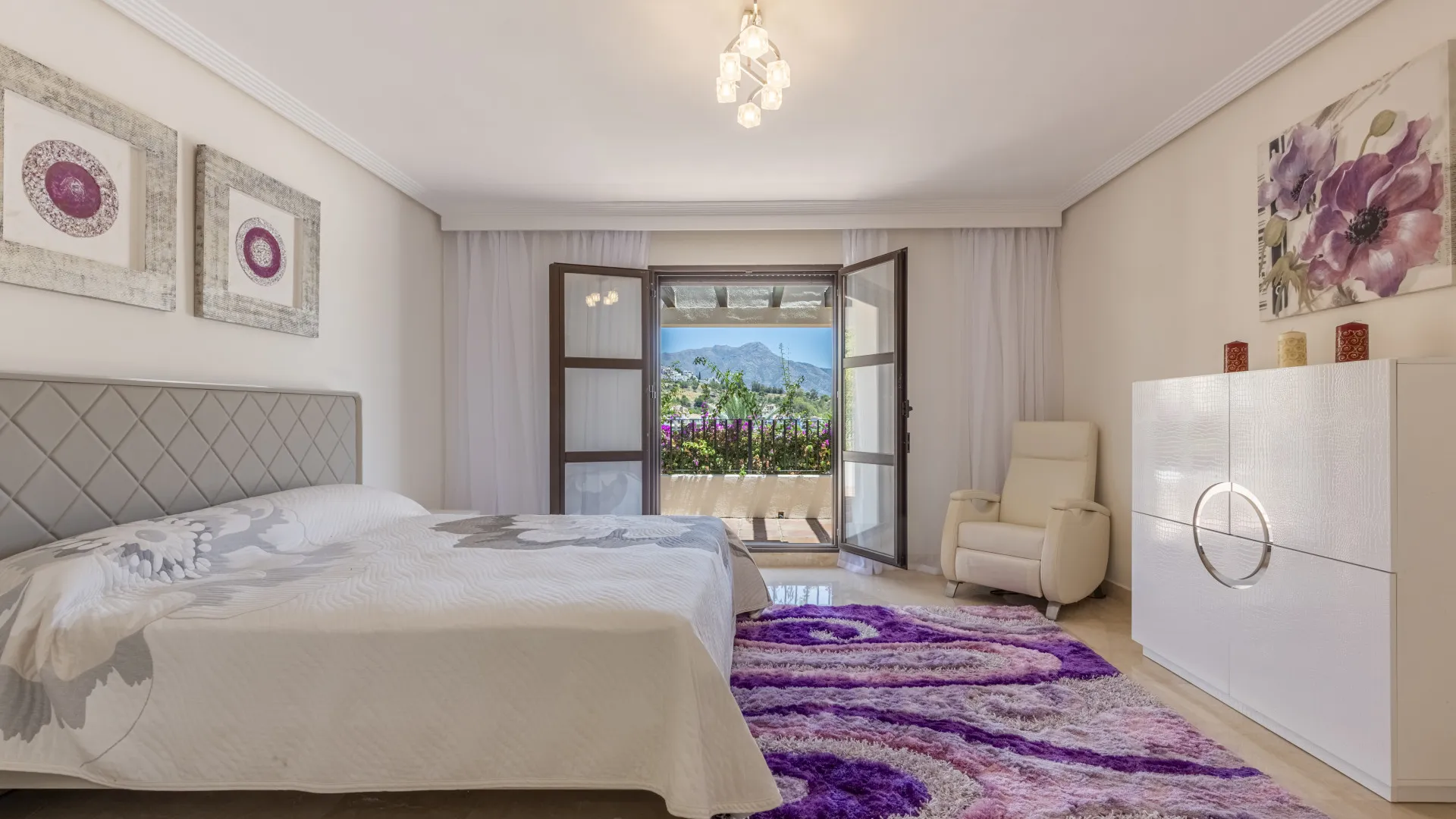 Se vende villa de 4 dormitorios en Los Arqueros
