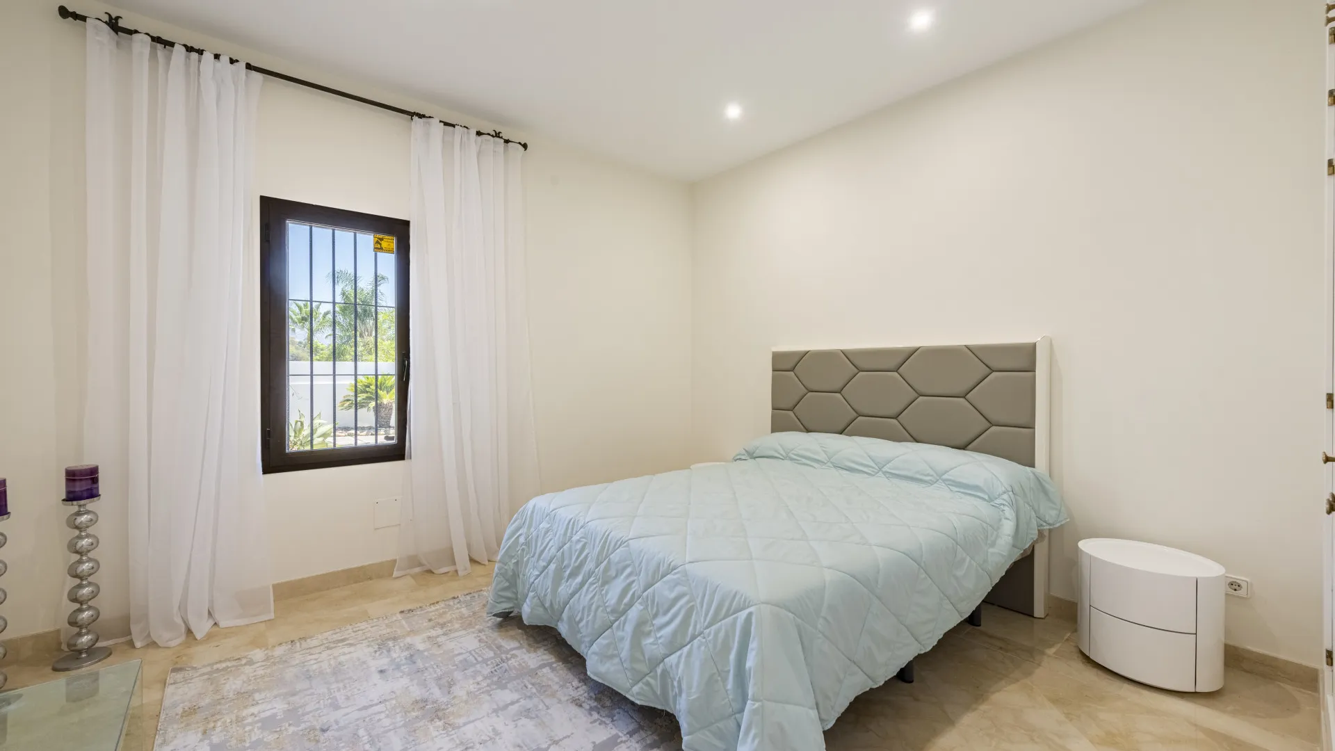 Se vende villa de 4 dormitorios en Los Arqueros