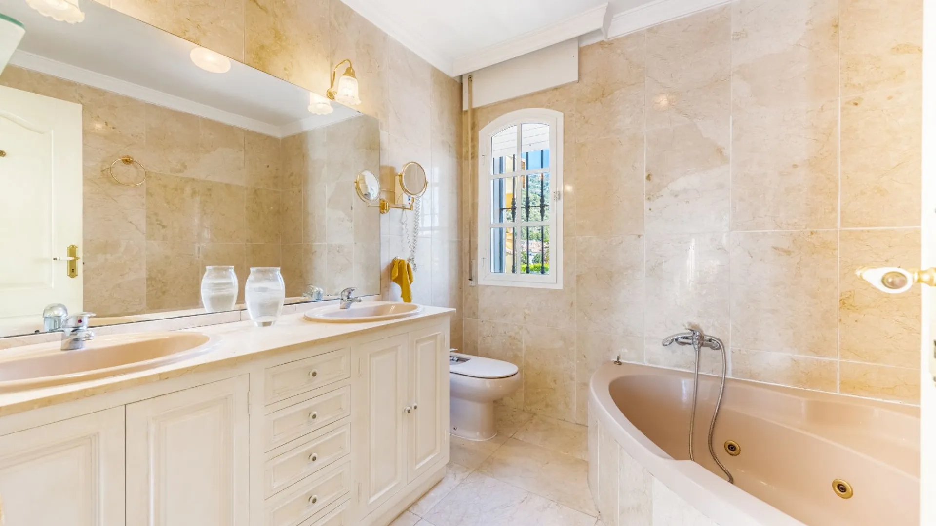 Xarblanca 8 bedrooms villa for sale