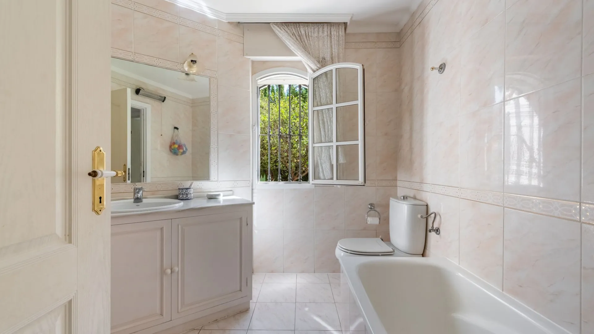 Xarblanca 8 bedrooms villa for sale