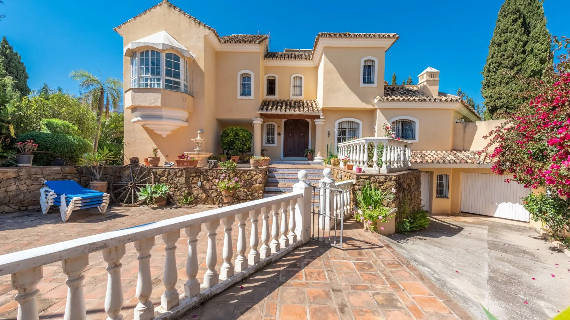 Xarblanca 8 bedrooms villa for sale
