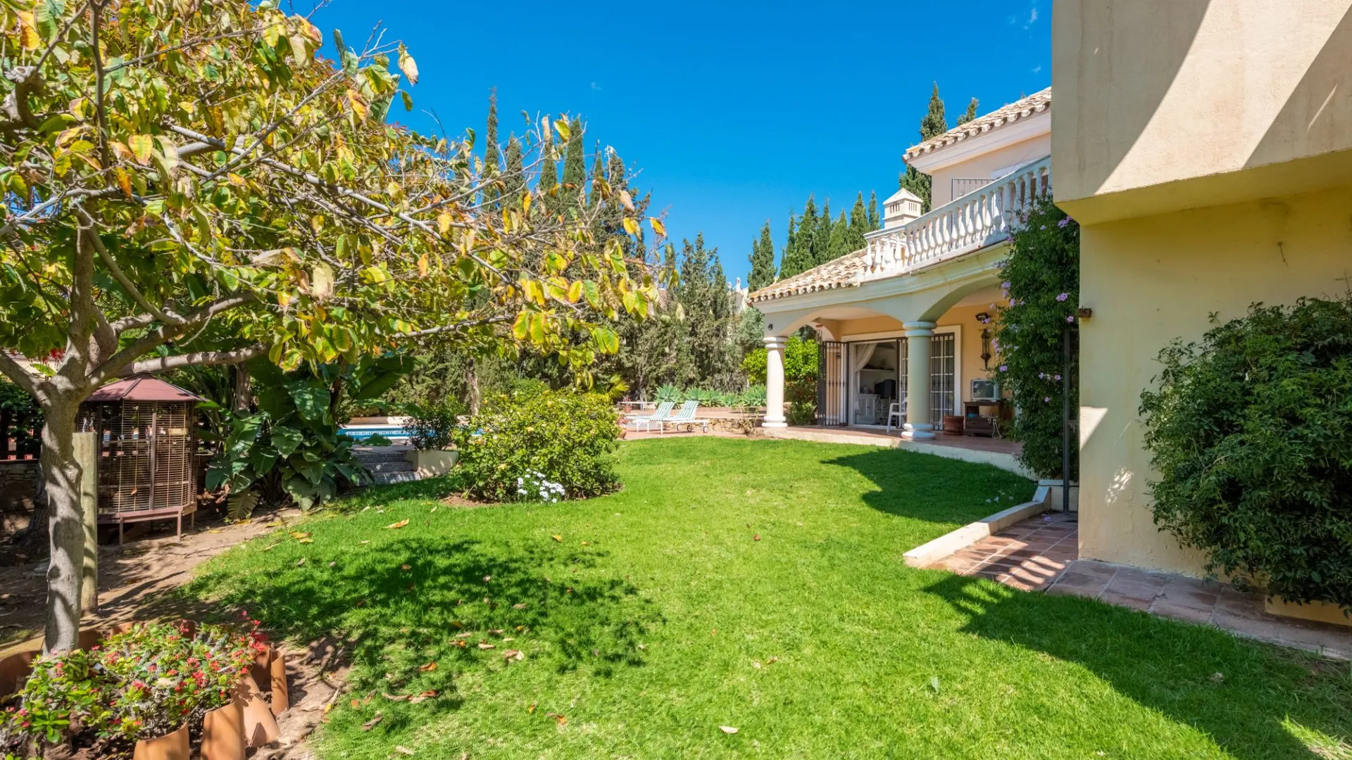 Xarblanca 8 bedrooms villa for sale