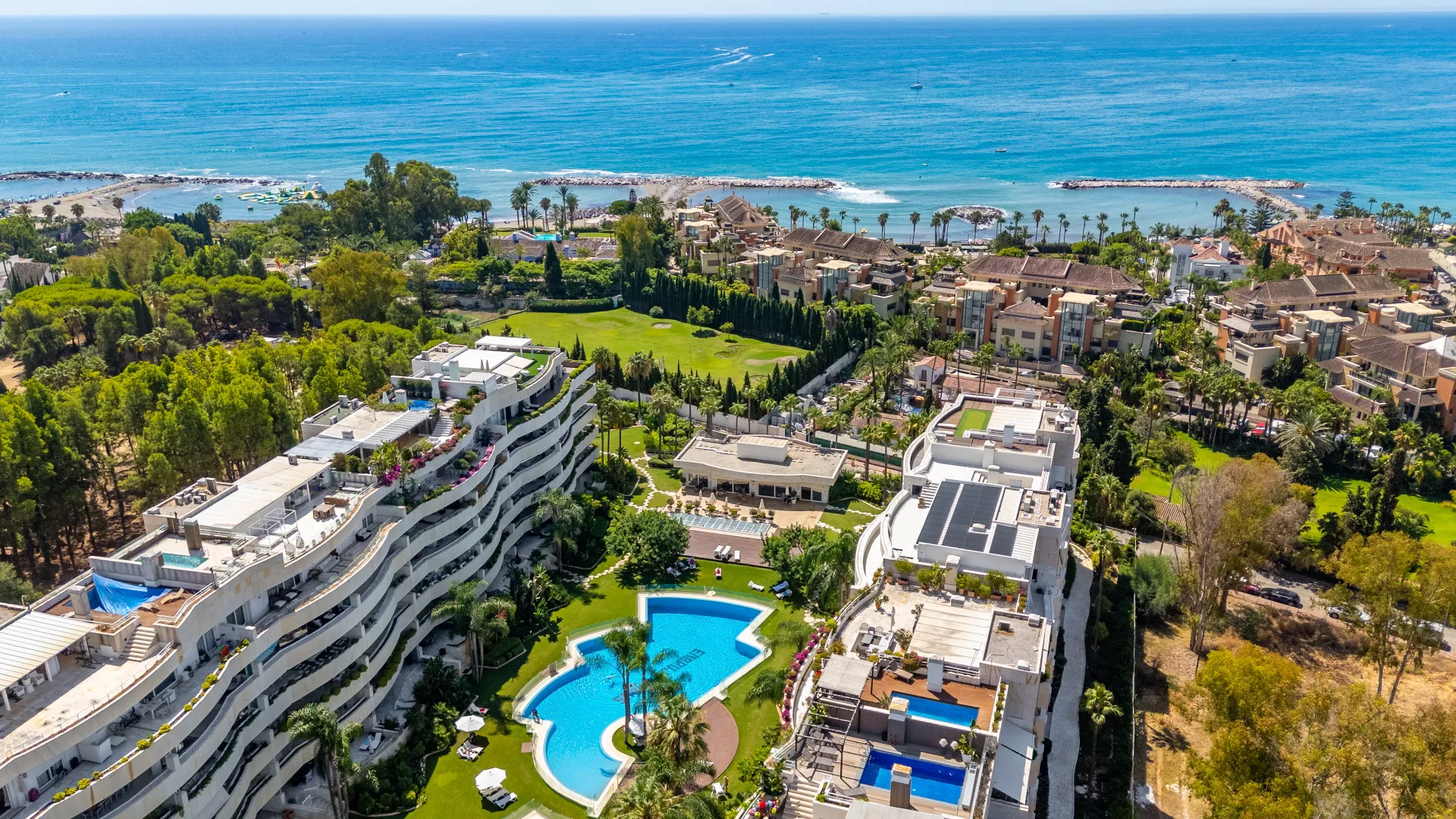 4 bedrooms duplex penthouse in El Embrujo Banús for sale