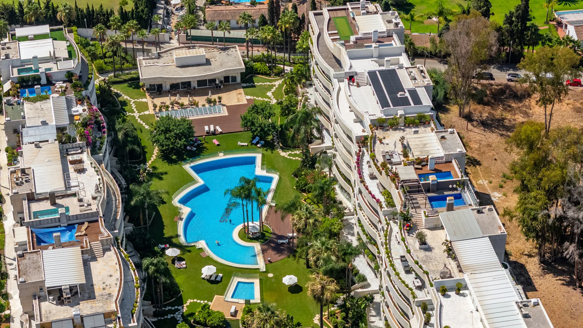 4 bedrooms duplex penthouse in El Embrujo Banús for sale