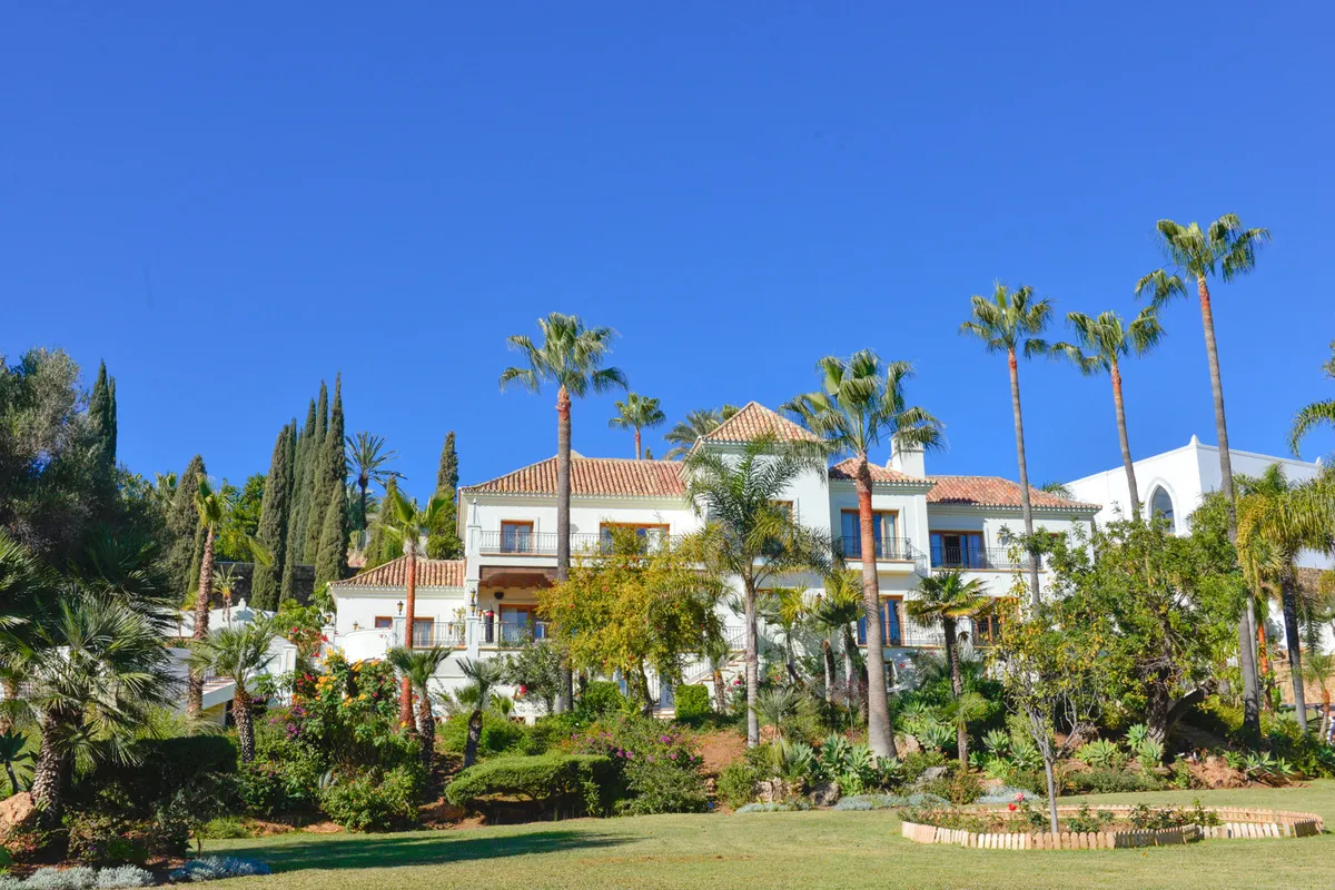 Villa con 15 dormitorios a la venta en Paraiso Alto