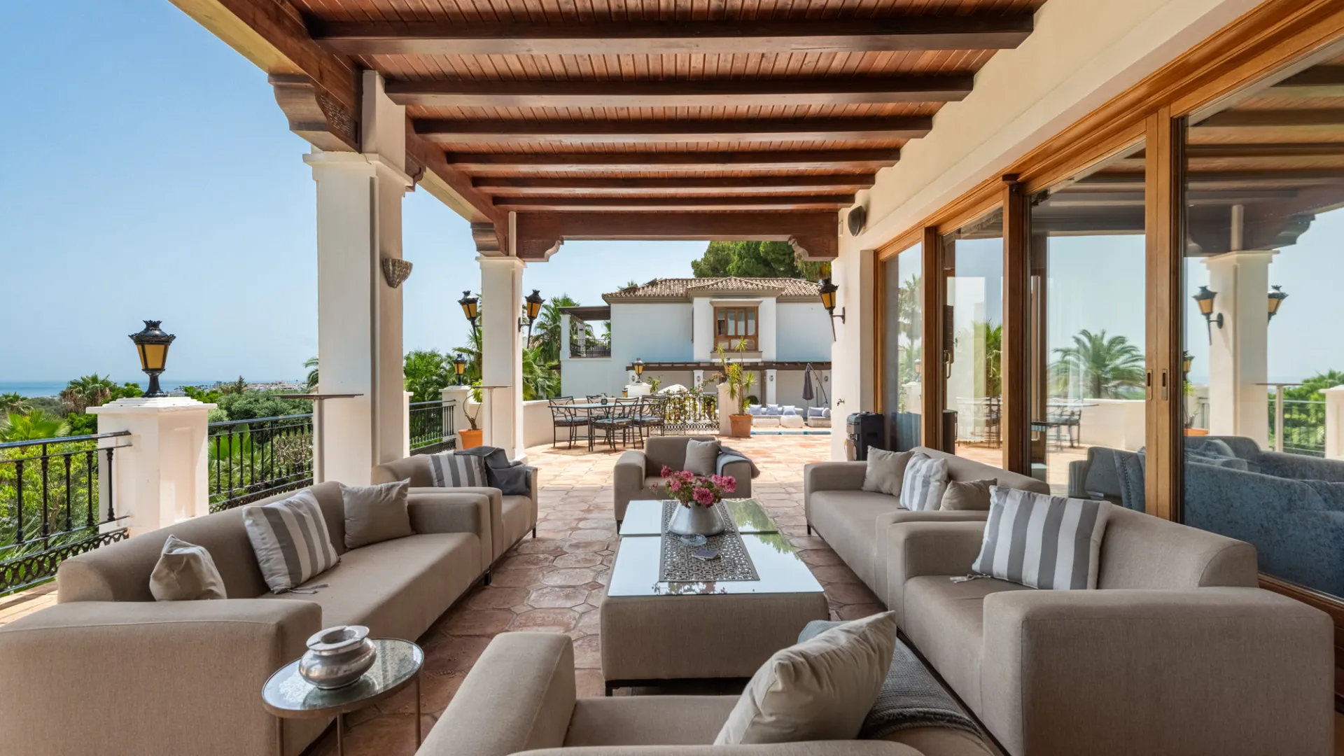 Villa con 15 dormitorios a la venta en Paraiso Alto