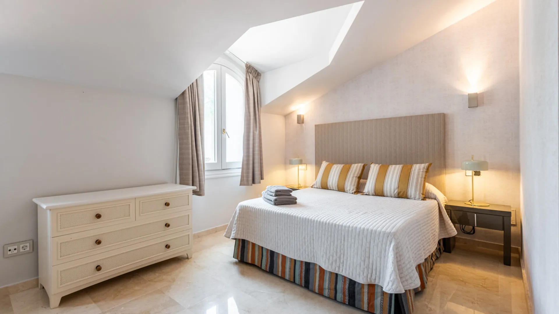 Villa con 15 dormitorios a la venta en Paraiso Alto