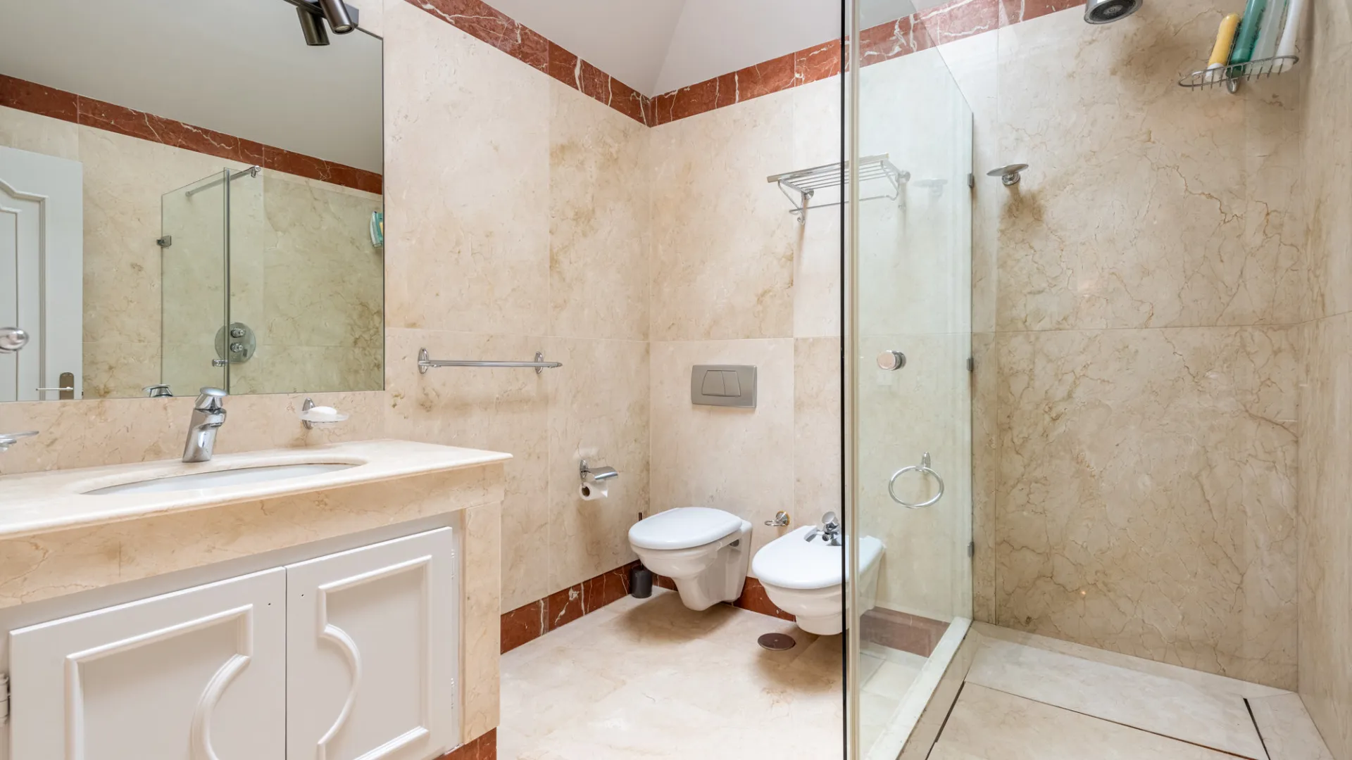 Villa con 15 dormitorios a la venta en Paraiso Alto