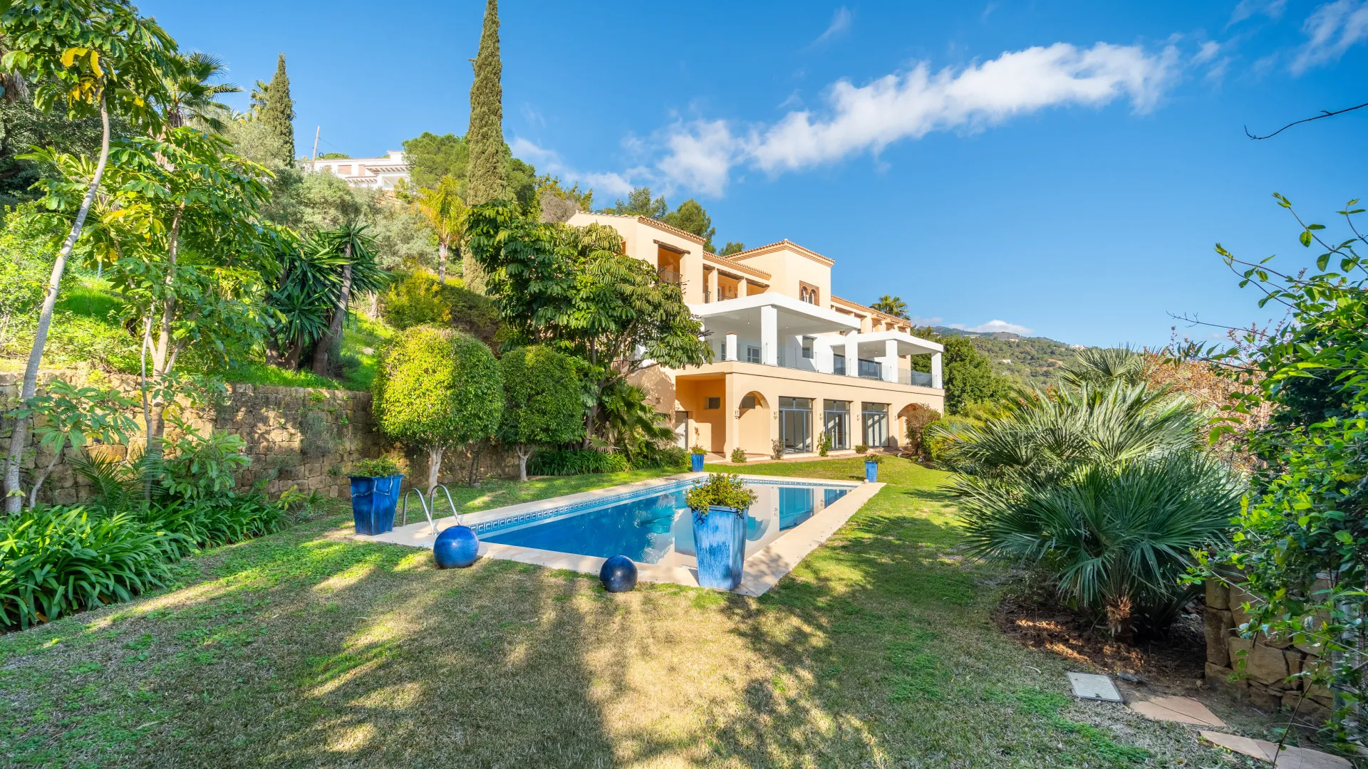 For sale 7 bedrooms villa in El Madroñal