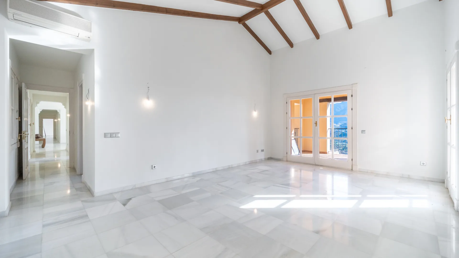 For sale 7 bedrooms villa in El Madroñal
