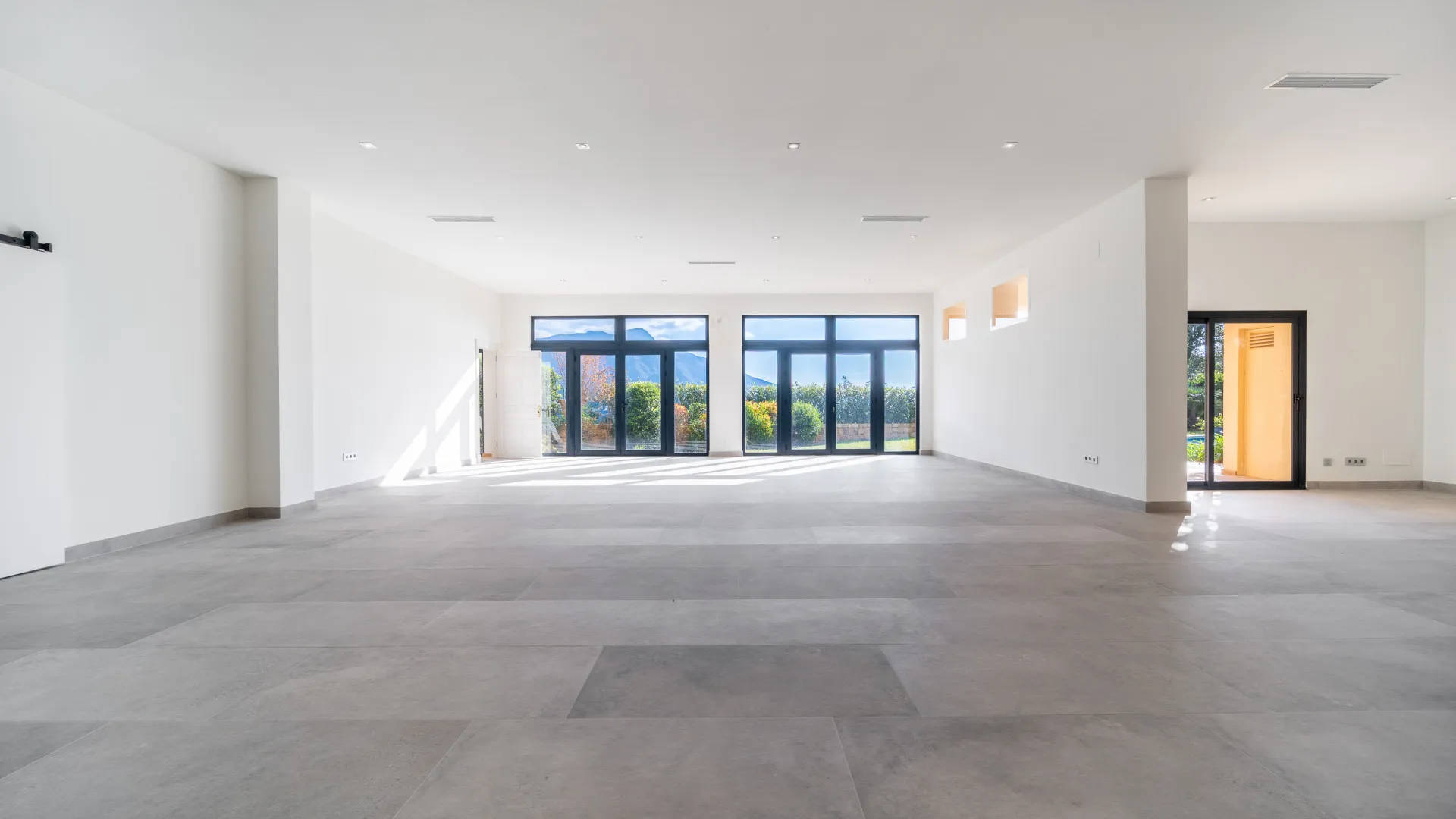 For sale 7 bedrooms villa in El Madroñal